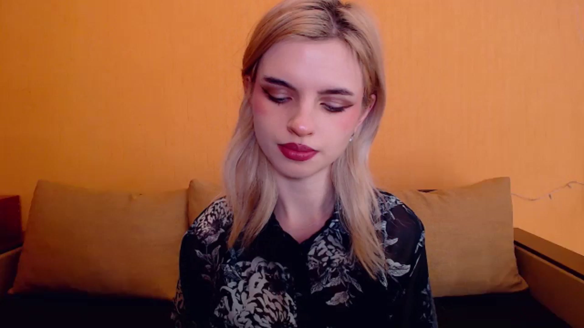 Gallery image thumbnail from Erineys's myfreecams stream on, 12/29/2023, 15:17 image 17 of 20