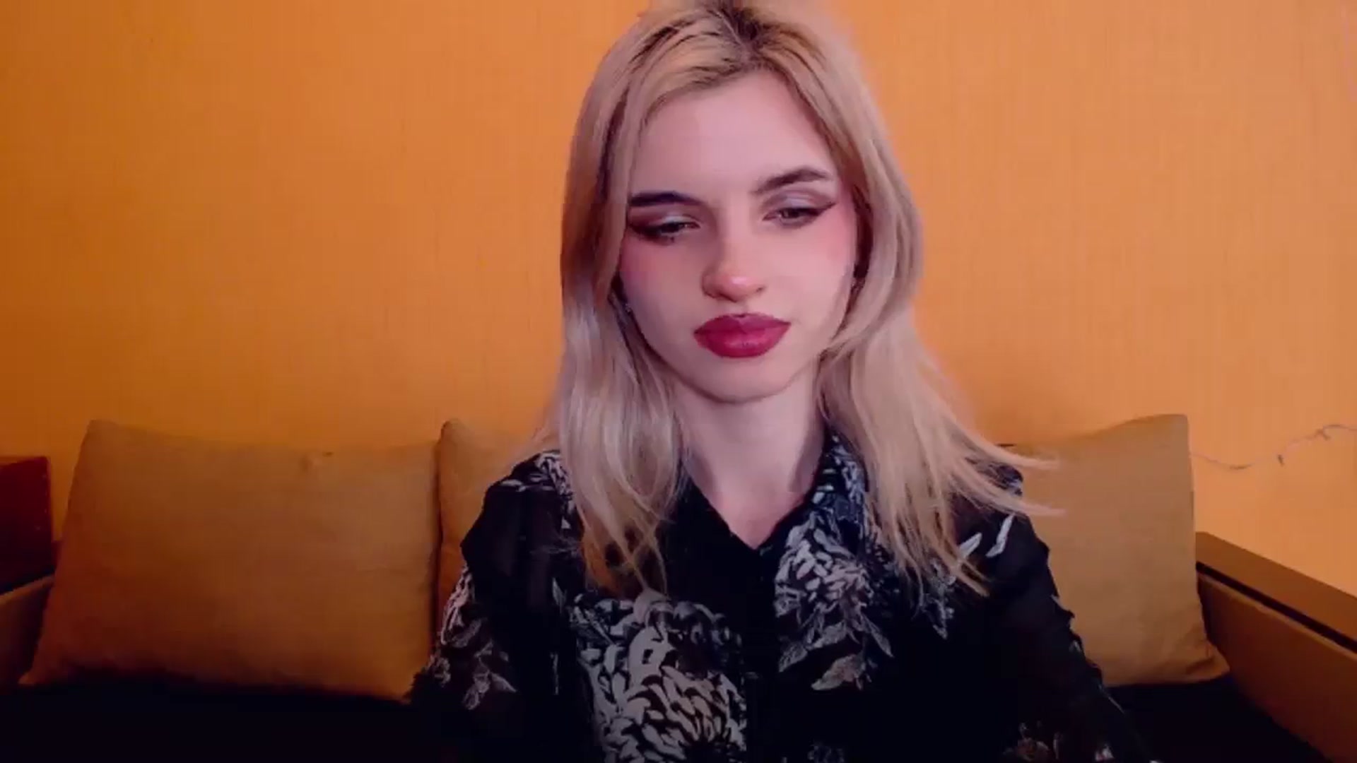 Gallery image thumbnail from Erineys's myfreecams stream on, 12/29/2023, 15:17 image 11 of 20