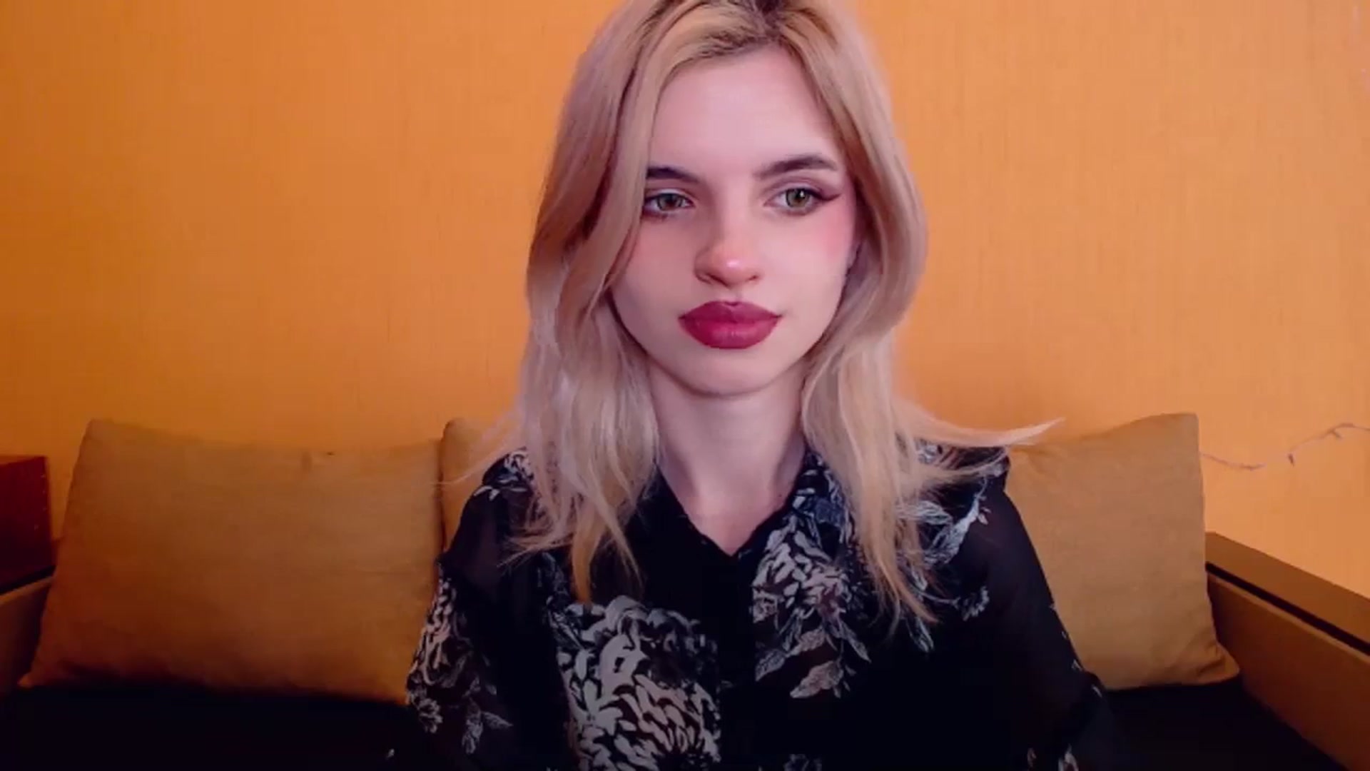 Gallery image thumbnail from Erineys's myfreecams stream on, 12/29/2023, 15:17 image 6 of 20