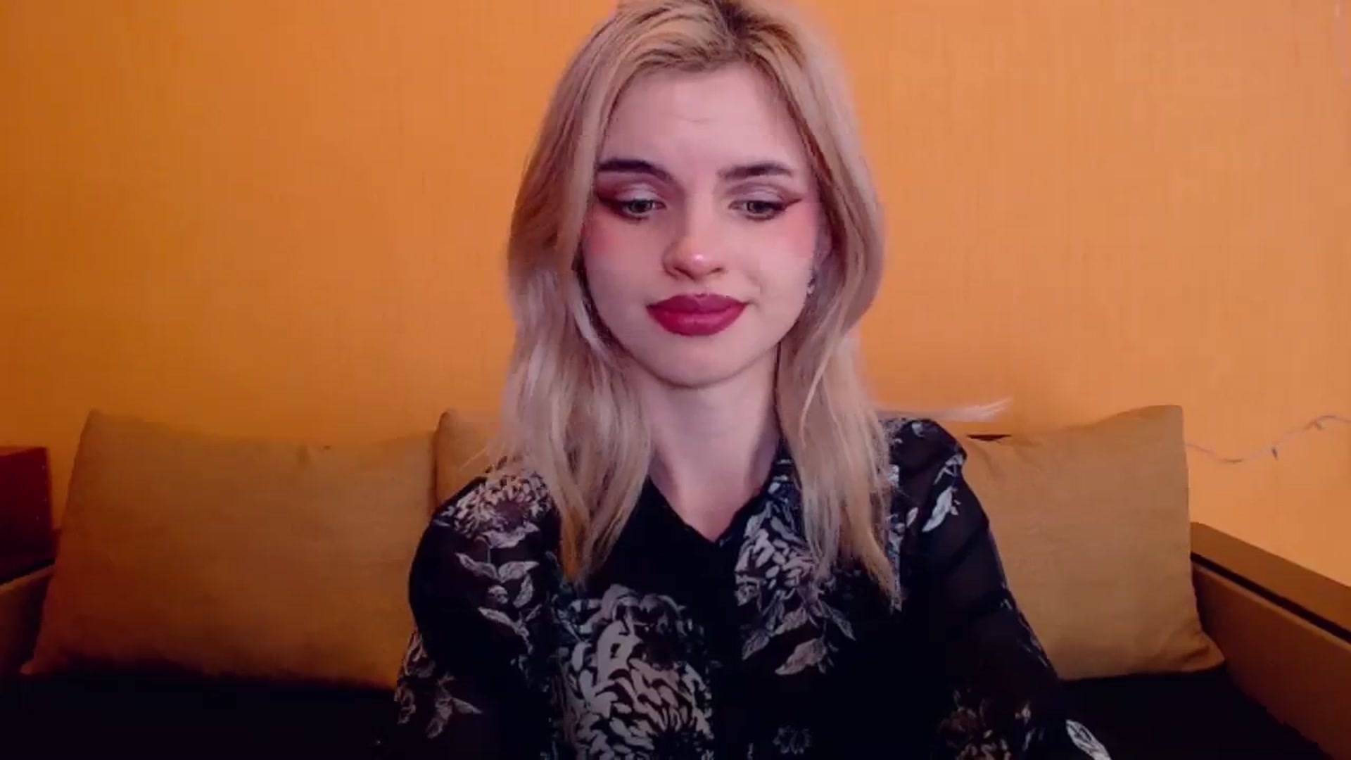 Gallery image thumbnail from Erineys's myfreecams stream on, 12/29/2023, 15:17 image 13 of 20