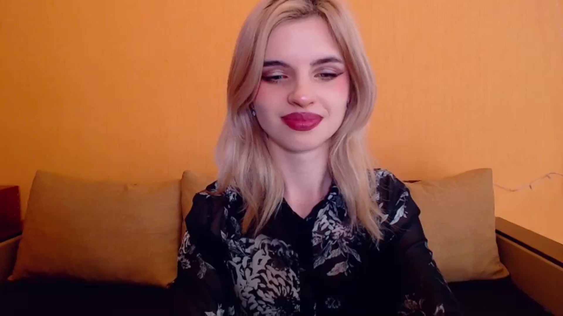 Gallery image thumbnail from Erineys's myfreecams stream on, 12/29/2023, 15:17 image 8 of 20