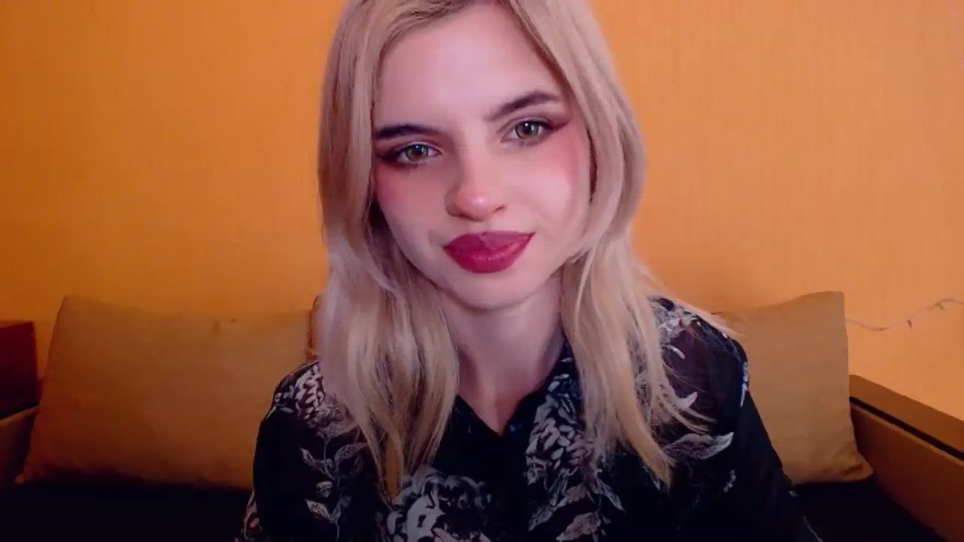 Gallery image thumbnail from Erineys's myfreecams stream on, 12/29/2023, 15:17 image 15 of 20