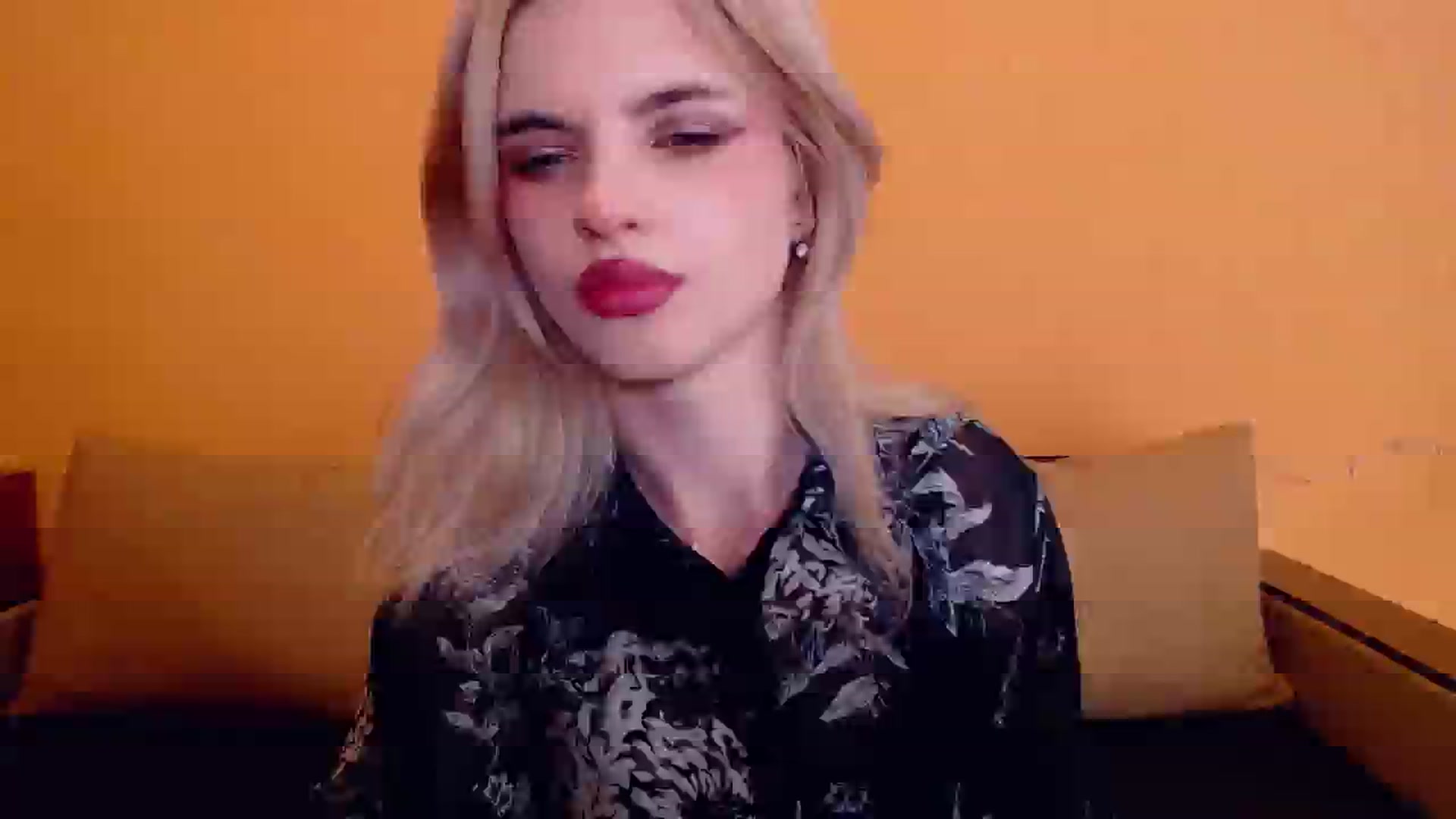 Gallery image thumbnail from Erineys's myfreecams stream on, 12/29/2023, 16:16 image 1 of 20