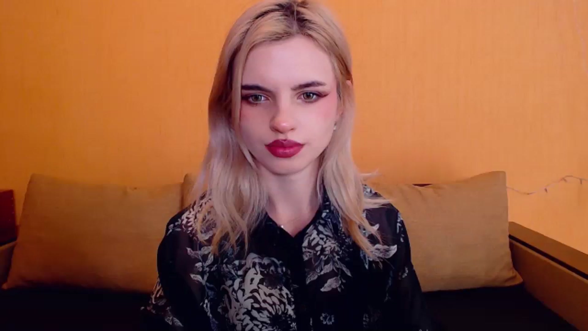 Gallery image thumbnail from Erineys's myfreecams stream on, 12/29/2023, 16:16 image 7 of 20