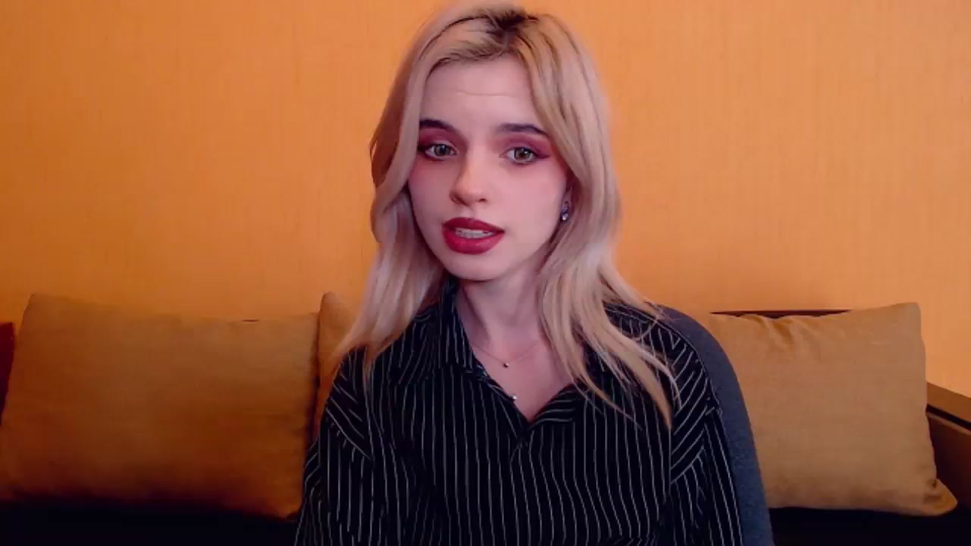 Gallery image thumbnail from Erineys's myfreecams stream on, 12/30/2023, 15:29 image 12 of 20