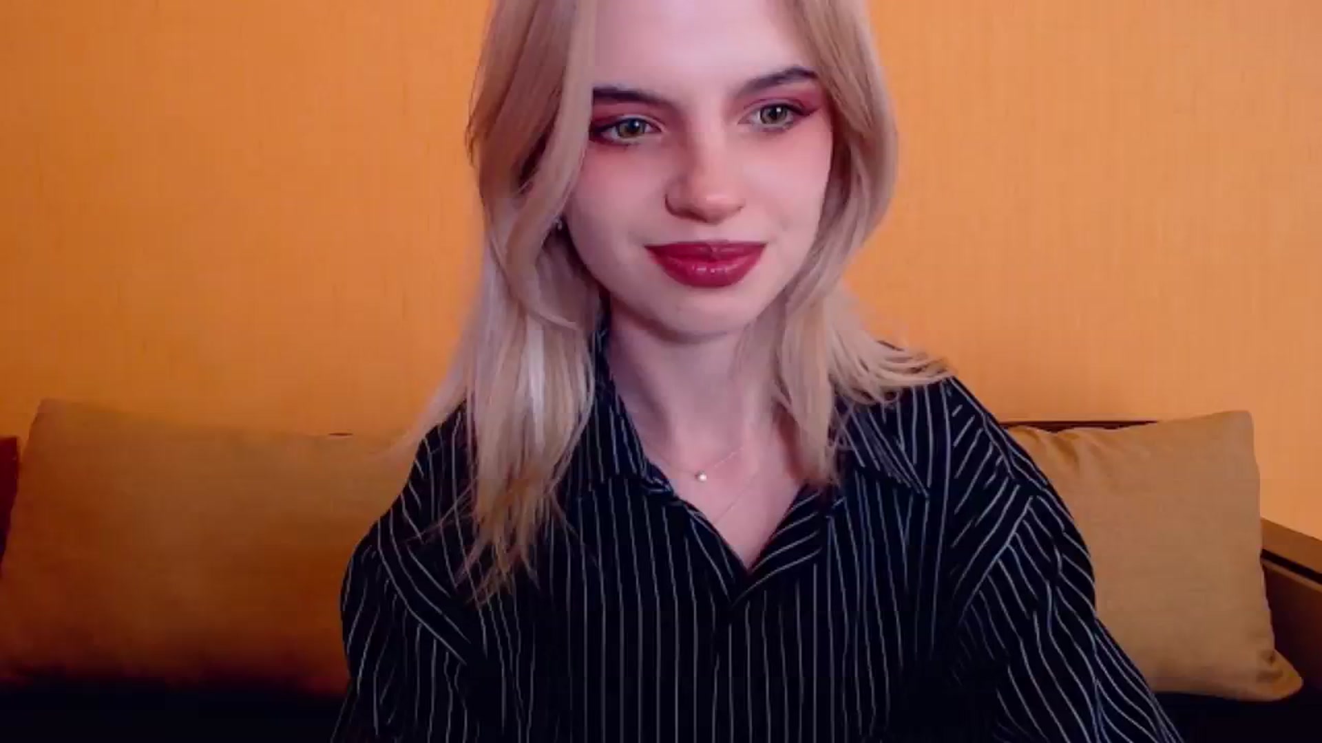 Gallery image thumbnail from Erineys's myfreecams stream on, 12/30/2023, 15:29 image 9 of 20