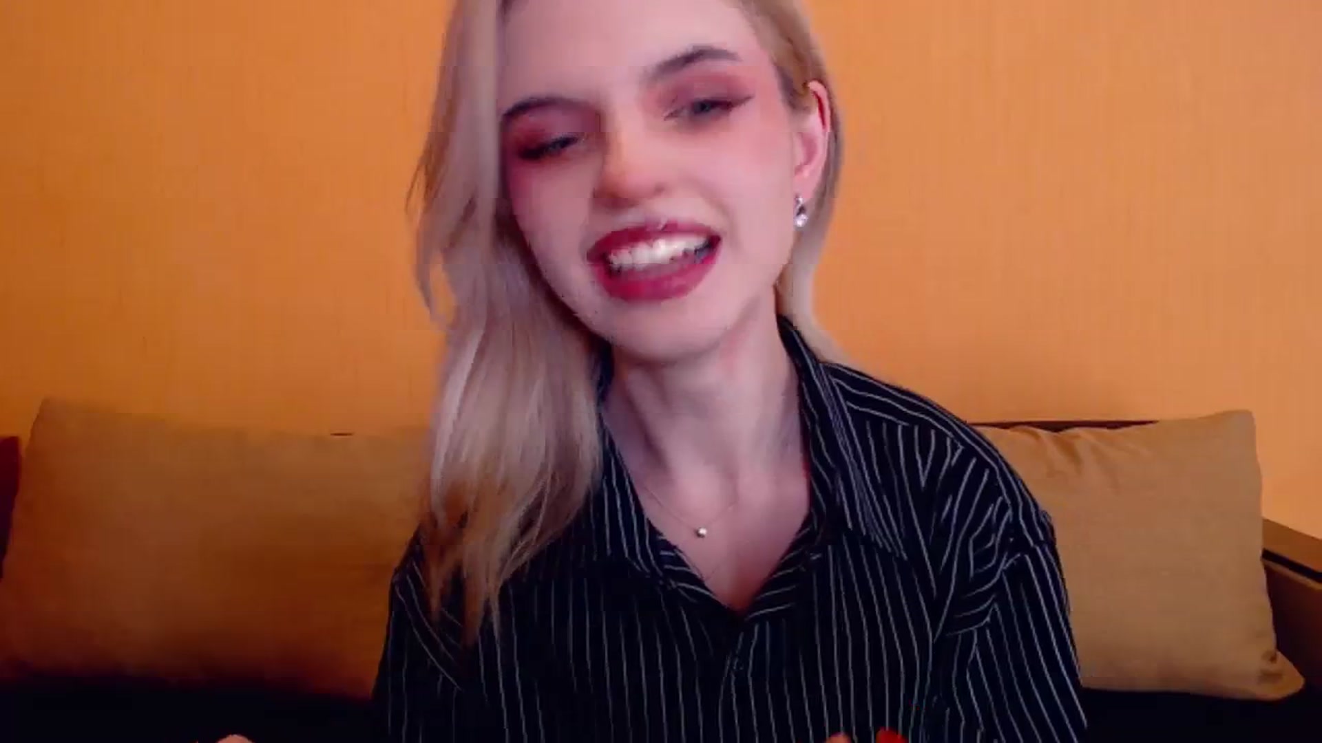Gallery image thumbnail from Erineys's myfreecams stream on, 12/30/2023, 15:29 image 15 of 20