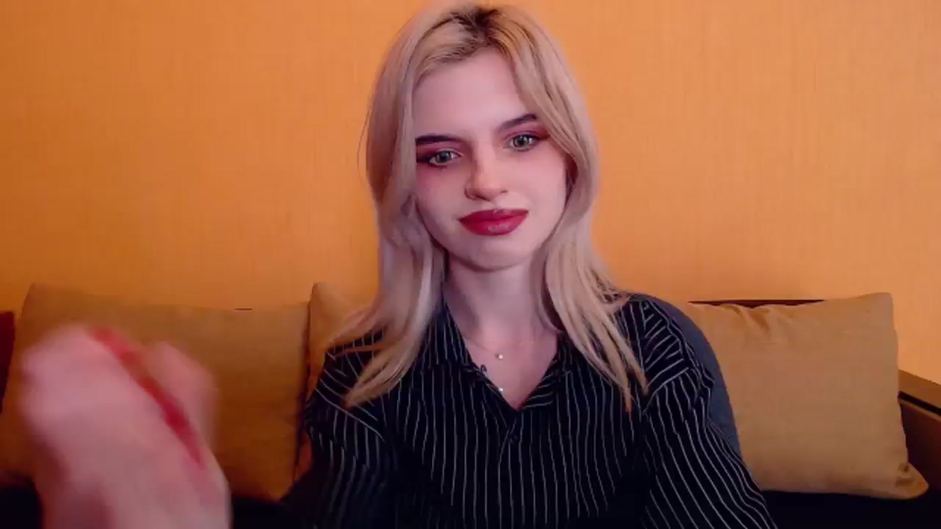 Gallery image thumbnail from Erineys's myfreecams stream on, 12/30/2023, 15:29 image 13 of 20