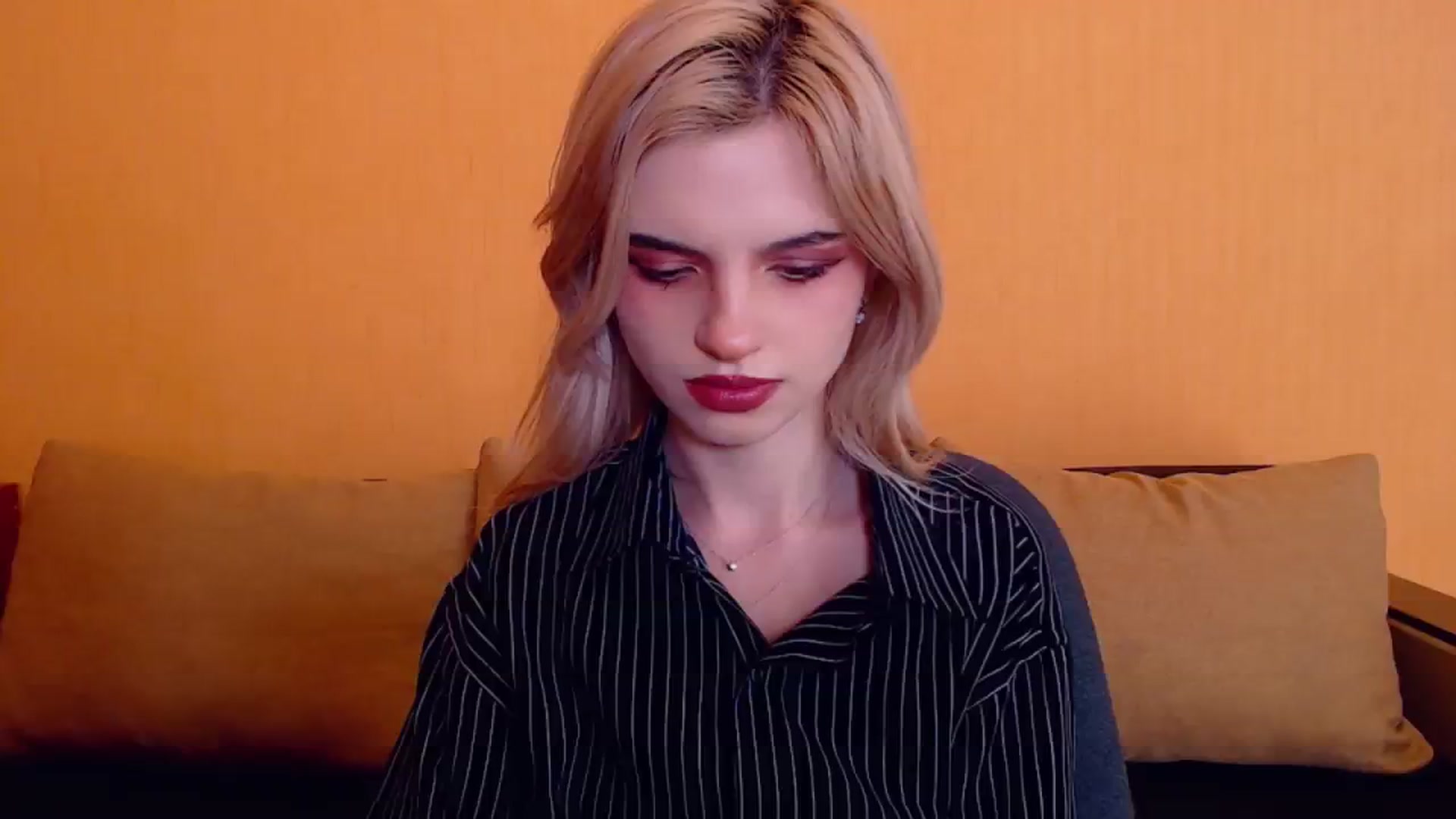 Gallery image thumbnail from Erineys's myfreecams stream on, 12/30/2023, 15:29 image 8 of 20