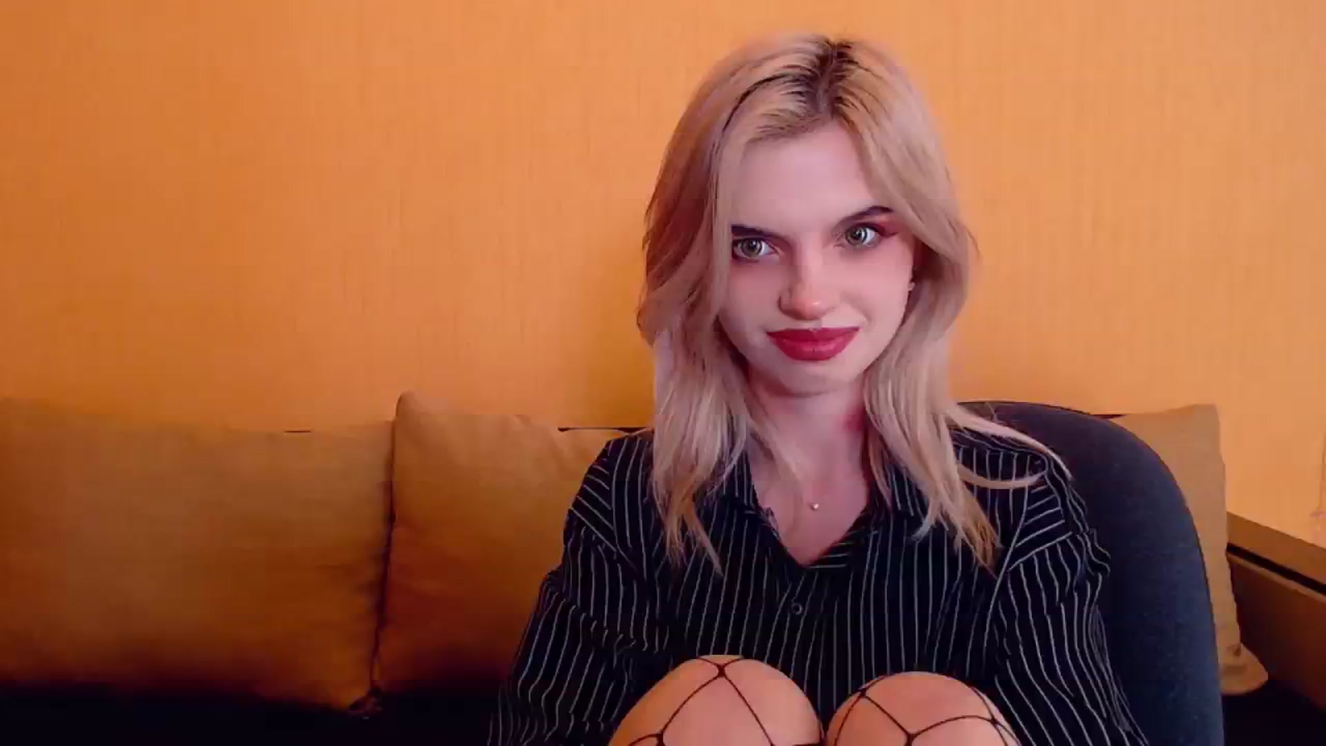 Gallery image thumbnail from Erineys's myfreecams stream on, 12/30/2023, 16:22 image 6 of 20