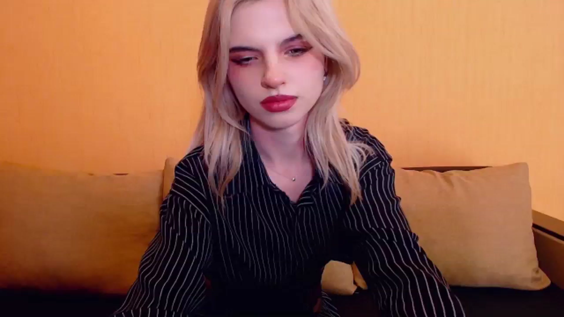 Gallery image thumbnail from Erineys's myfreecams stream on, 12/30/2023, 16:22 image 9 of 20