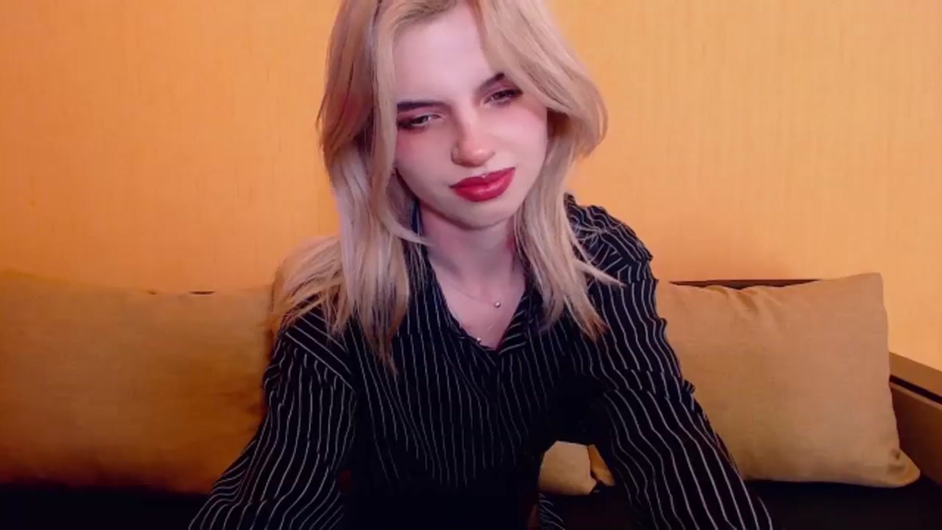 Gallery image thumbnail from Erineys's myfreecams stream on, 12/30/2023, 16:22 image 10 of 20
