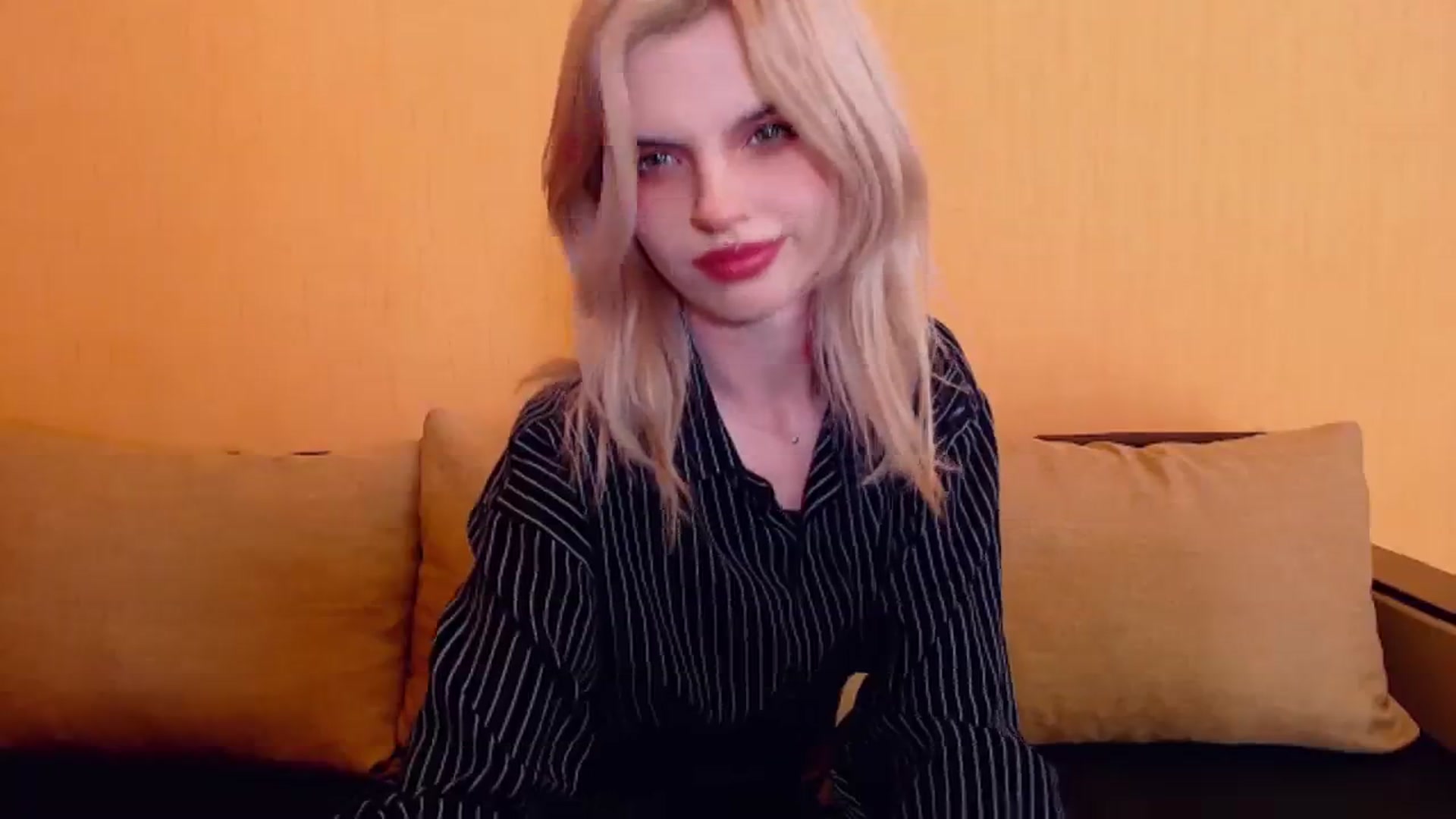 Gallery image thumbnail from Erineys's myfreecams stream on, 12/30/2023, 16:22 image 13 of 20