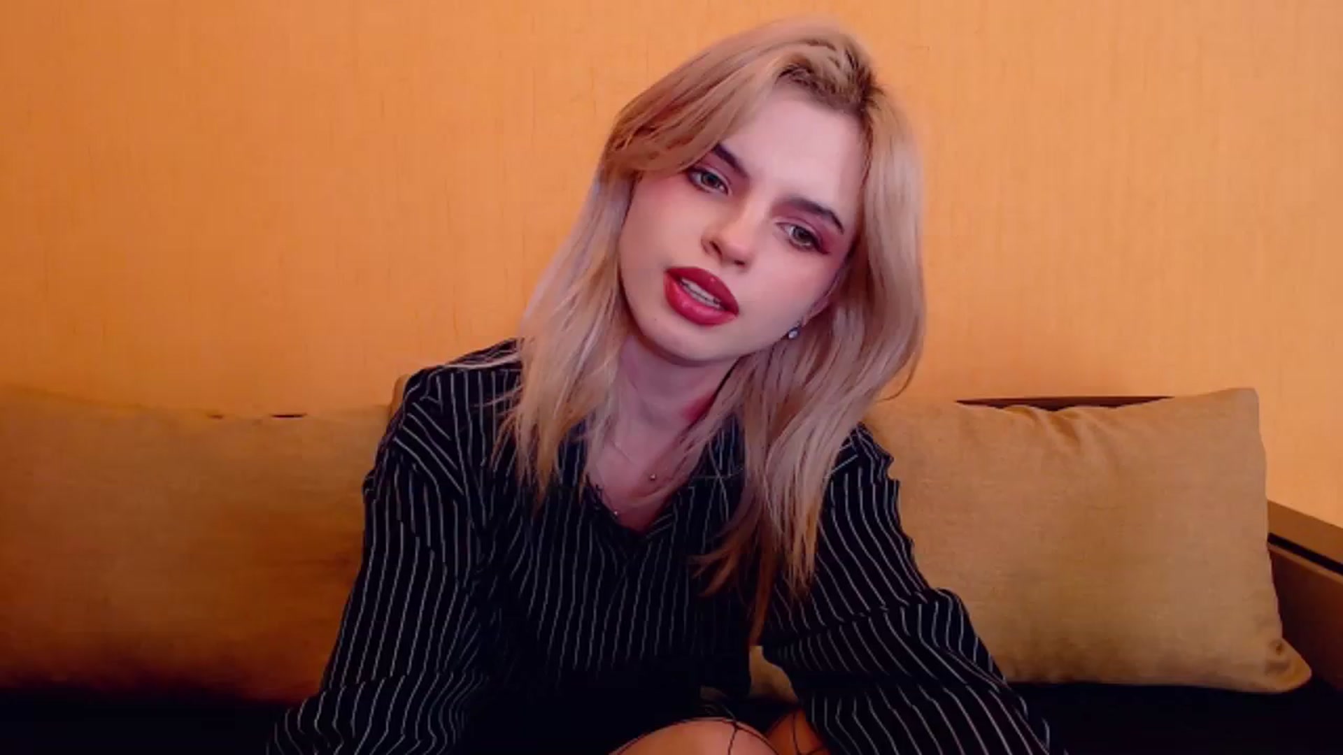 Gallery image thumbnail from Erineys's myfreecams stream on, 12/30/2023, 16:22 image 20 of 20