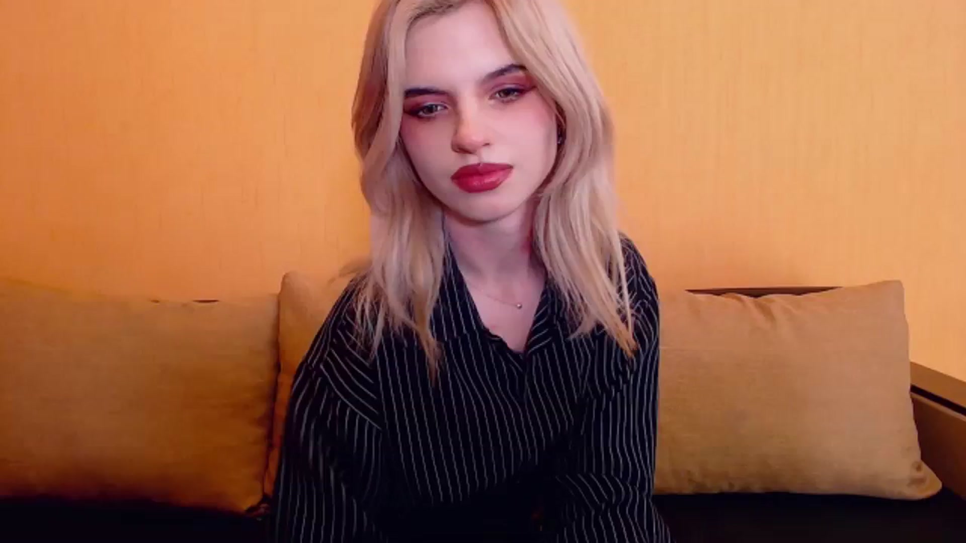 Gallery image thumbnail from Erineys's myfreecams stream on, 12/30/2023, 16:22 image 12 of 20
