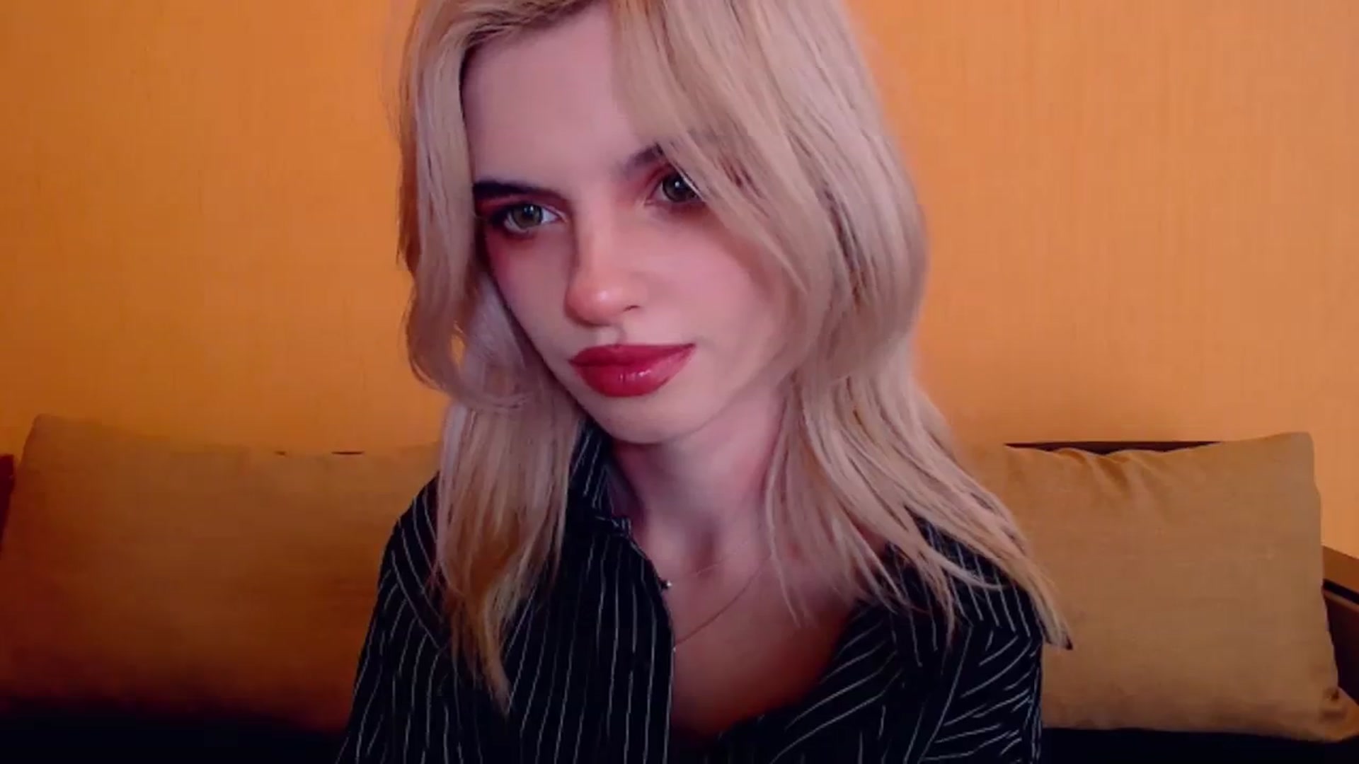 Gallery image thumbnail from Erineys's myfreecams stream on, 12/30/2023, 18:35 image 5 of 20