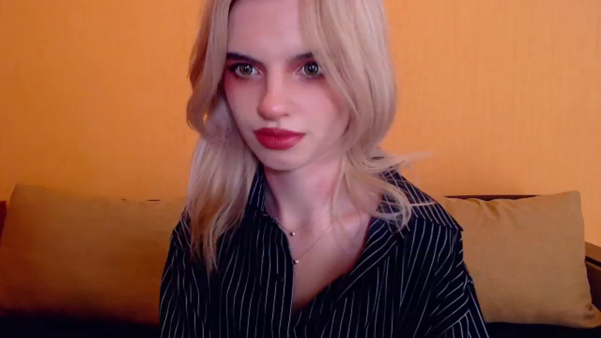 Gallery image thumbnail from Erineys's myfreecams stream on, 12/30/2023, 18:35 image 4 of 20