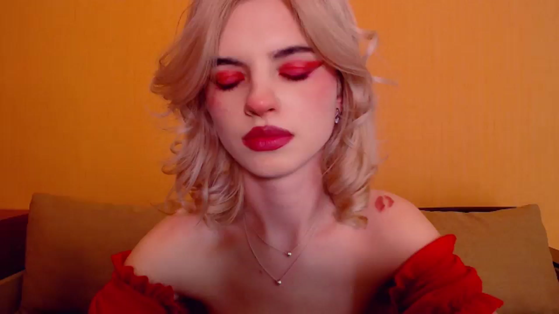 Gallery image thumbnail from Erineys's myfreecams stream on, 12/31/2023, 15:21 image 20 of 20