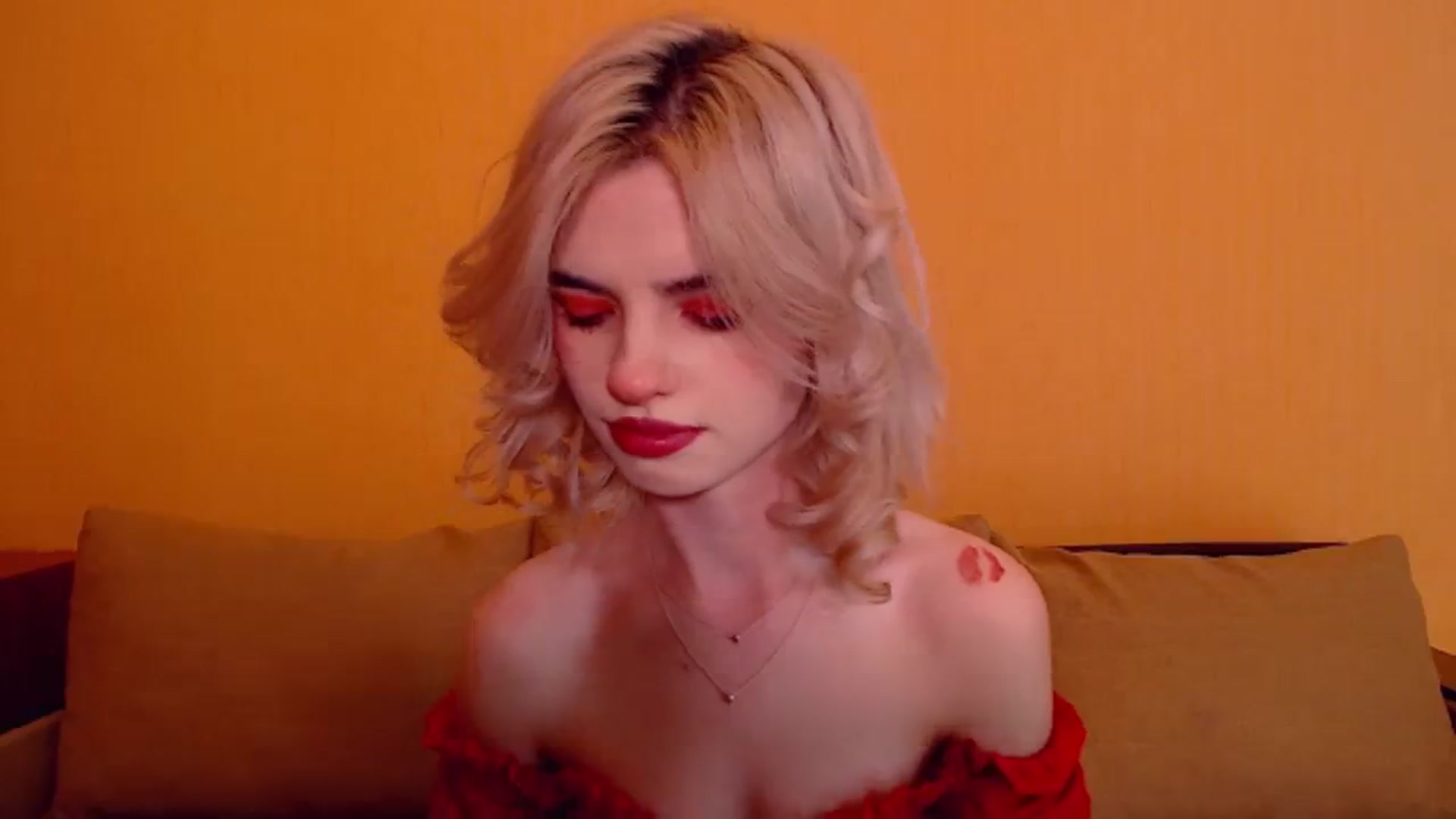 Gallery image thumbnail from Erineys's myfreecams stream on, 12/31/2023, 15:21 image 6 of 20