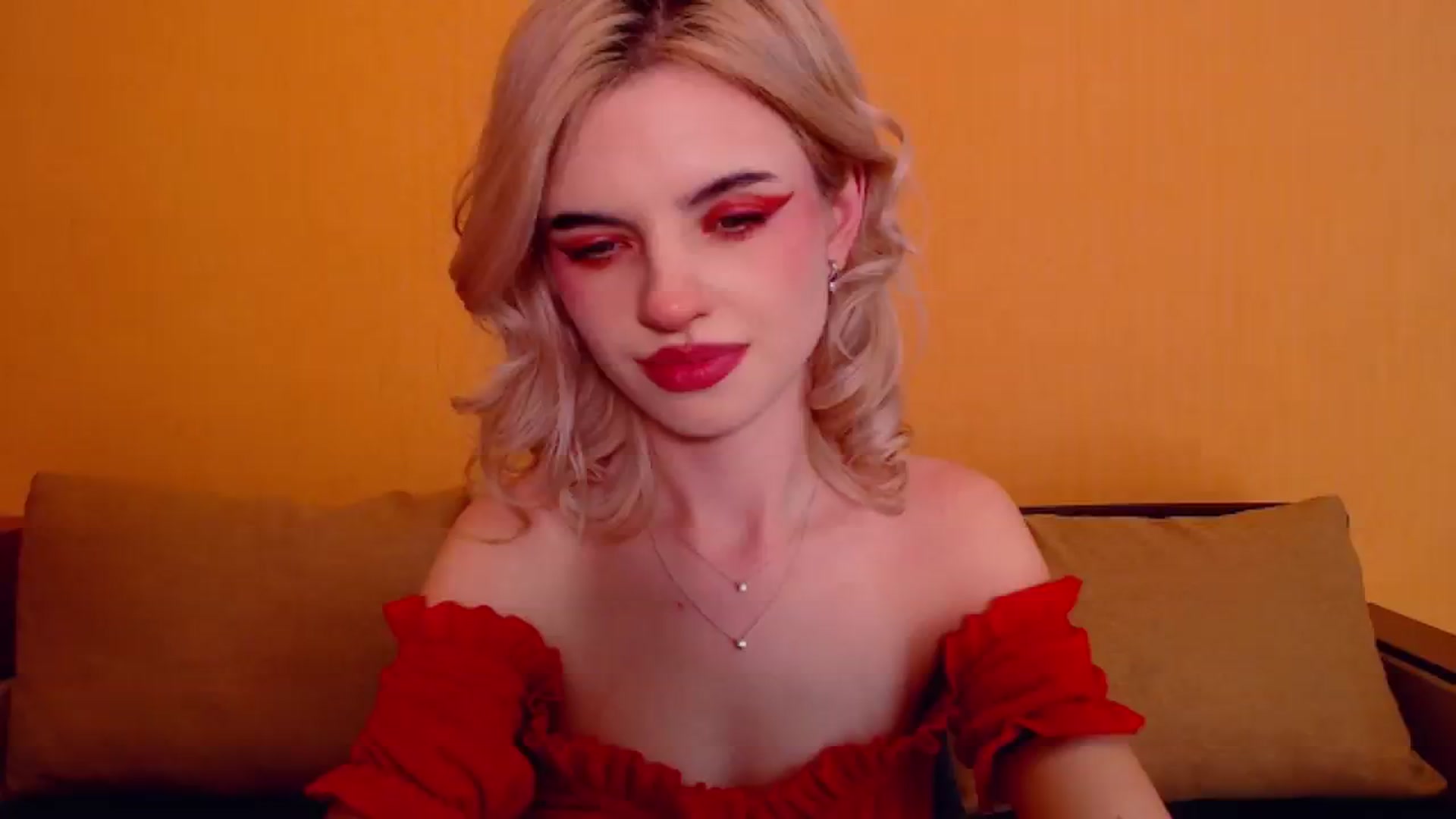 Gallery image thumbnail from Erineys's myfreecams stream on, 12/31/2023, 17:14 image 4 of 20