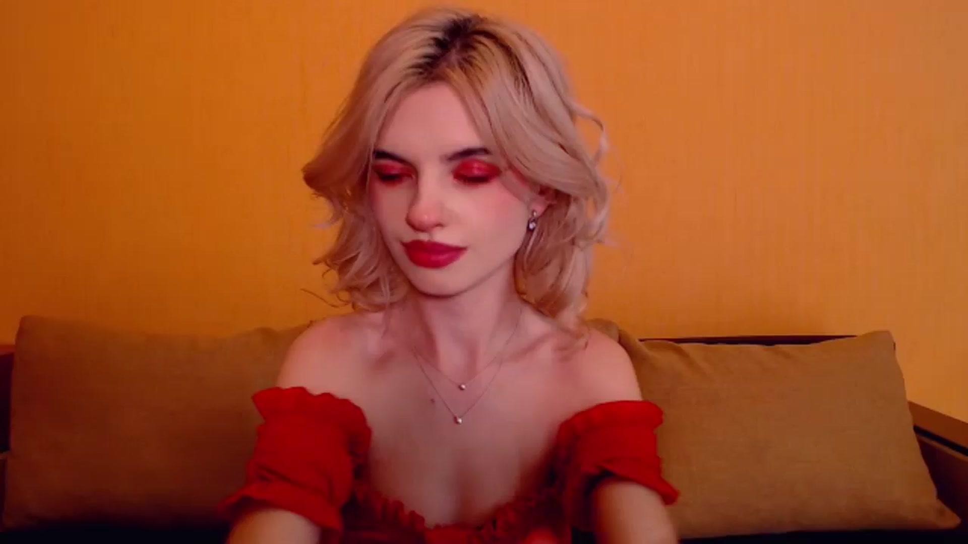 Gallery image thumbnail from Erineys's myfreecams stream on, 12/31/2023, 17:14 image 12 of 20