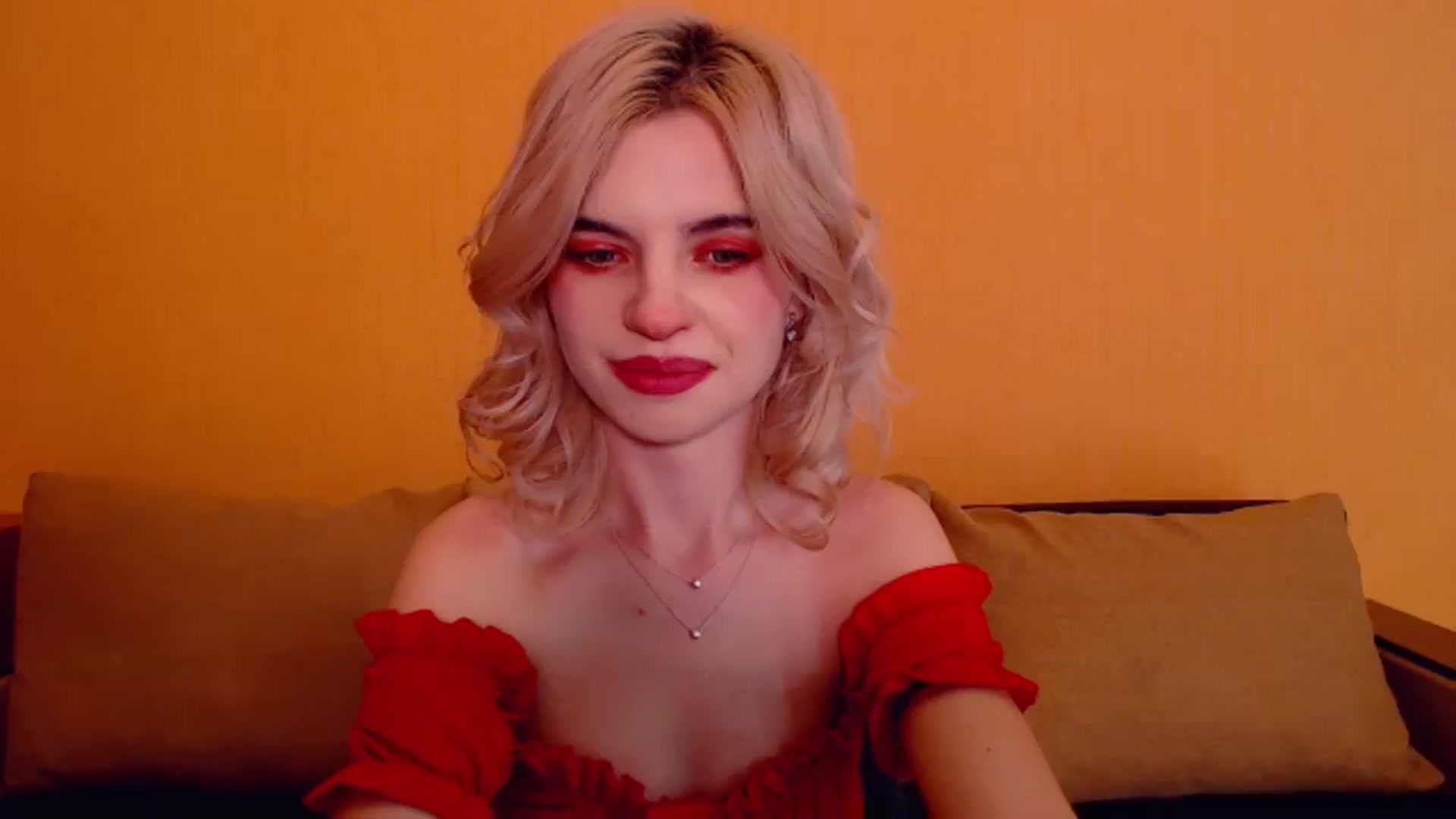 Gallery image thumbnail from Erineys's myfreecams stream on, 12/31/2023, 17:14 image 9 of 20
