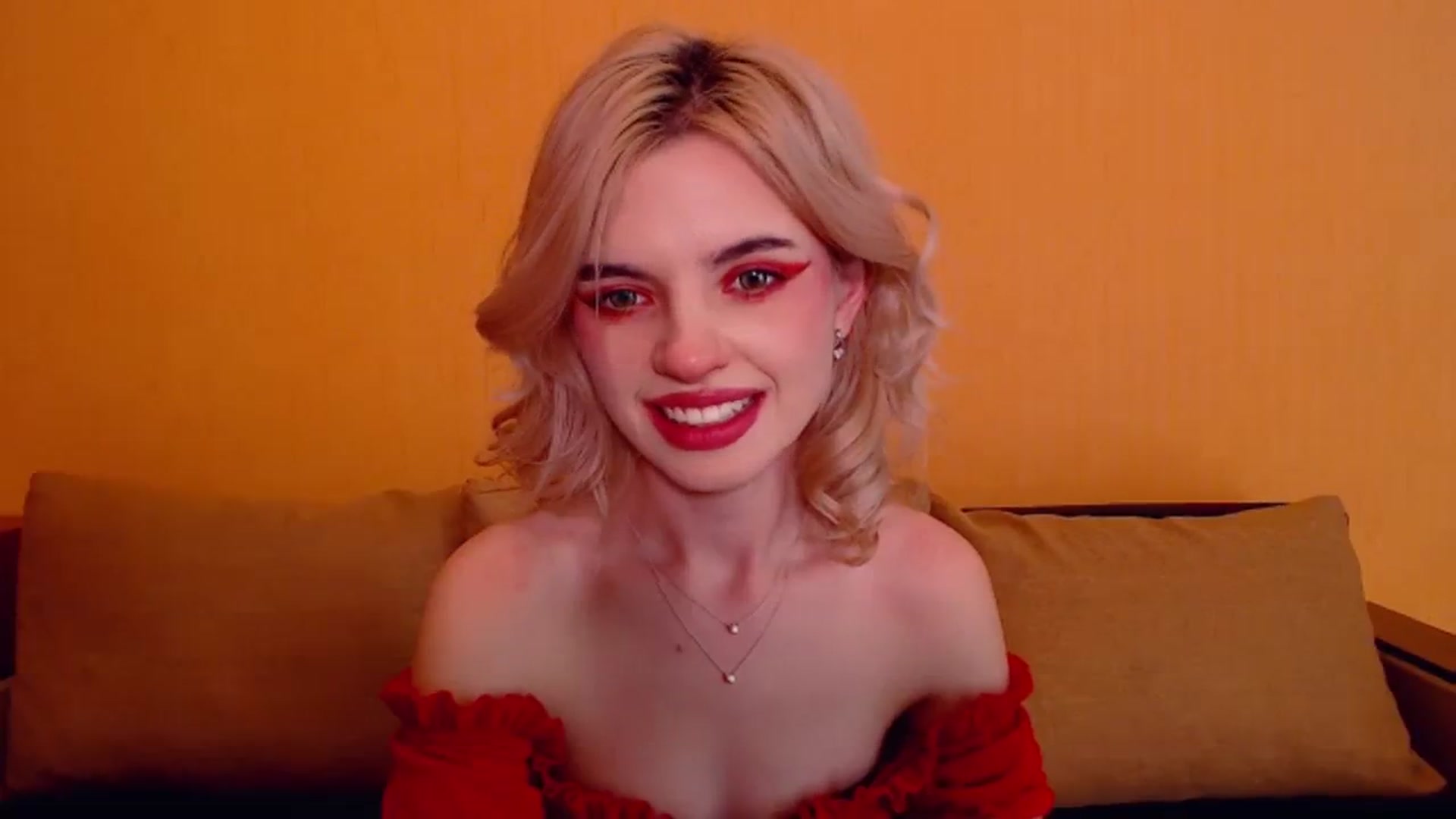 Gallery image thumbnail from Erineys's myfreecams stream on, 12/31/2023, 17:14 image 14 of 20