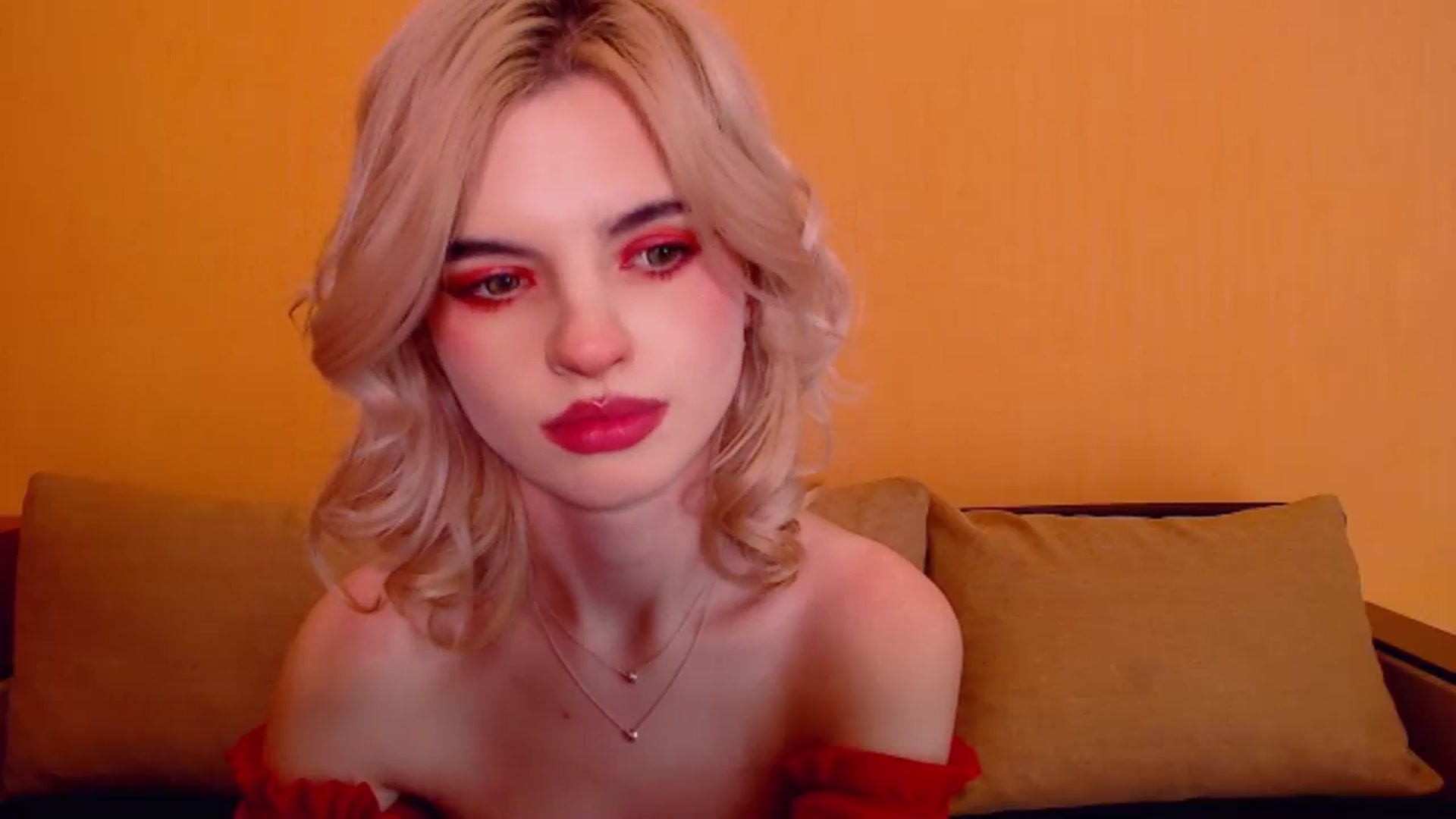 Gallery image thumbnail from Erineys's myfreecams stream on, 12/31/2023, 17:14 image 7 of 20