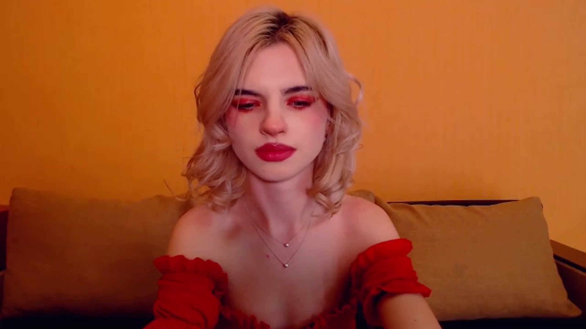 Gallery image thumbnail from Erineys's myfreecams stream on, 12/31/2023, 17:14 image 11 of 20