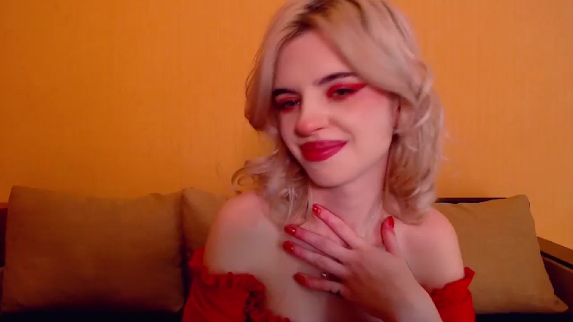 Gallery image thumbnail from Erineys's myfreecams stream on, 12/31/2023, 17:14 image 2 of 20