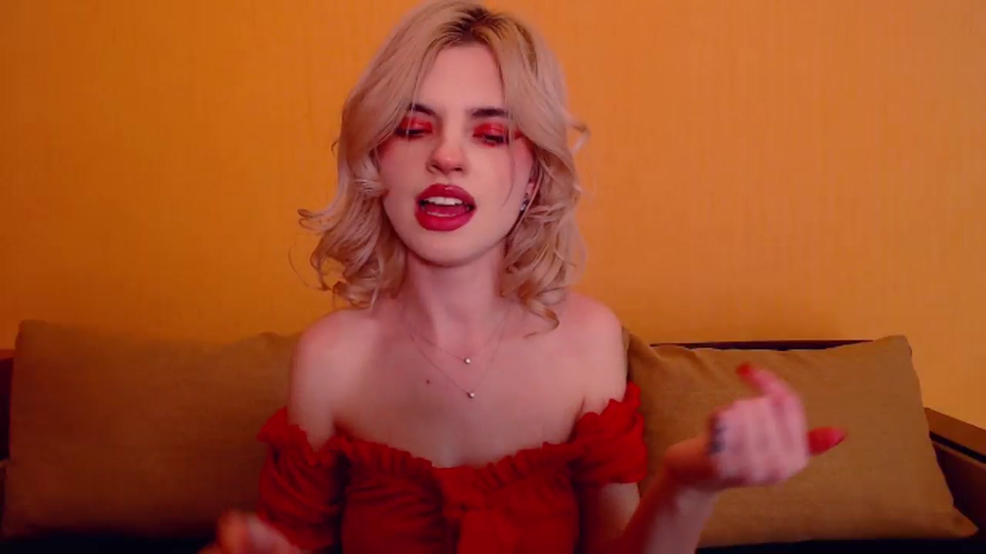 Gallery image thumbnail from Erineys's myfreecams stream on, 12/31/2023, 17:14 image 6 of 20
