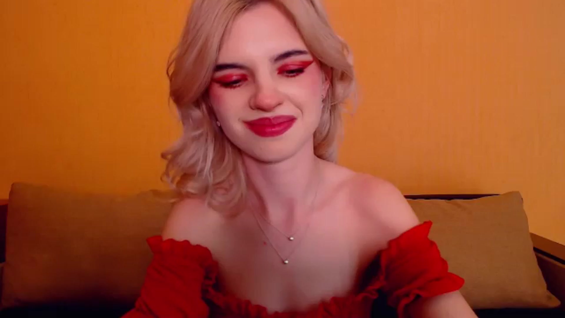 Gallery image thumbnail from Erineys's myfreecams stream on, 12/31/2023, 17:14 image 3 of 20