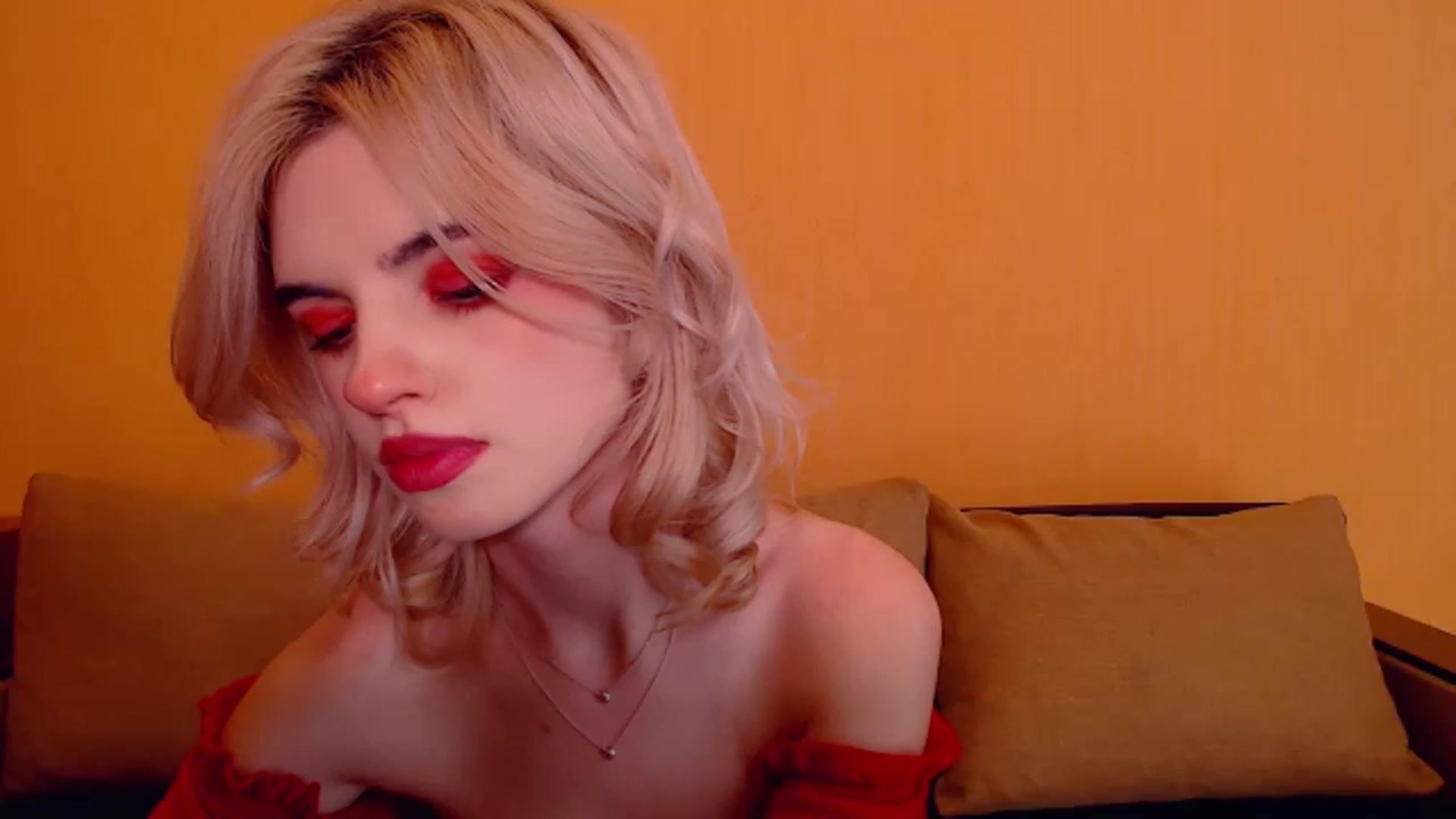 Gallery image thumbnail from Erineys's myfreecams stream on, 12/31/2023, 17:14 image 8 of 20