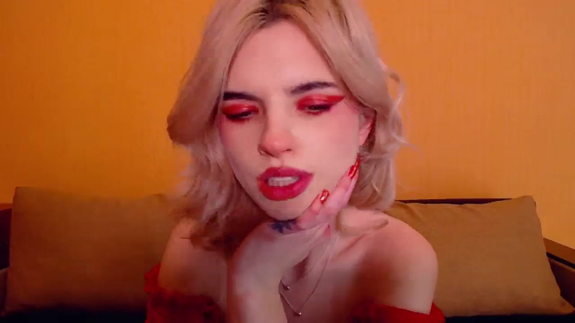 Gallery image thumbnail from Erineys's myfreecams stream on, 12/31/2023, 17:38 image 12 of 20