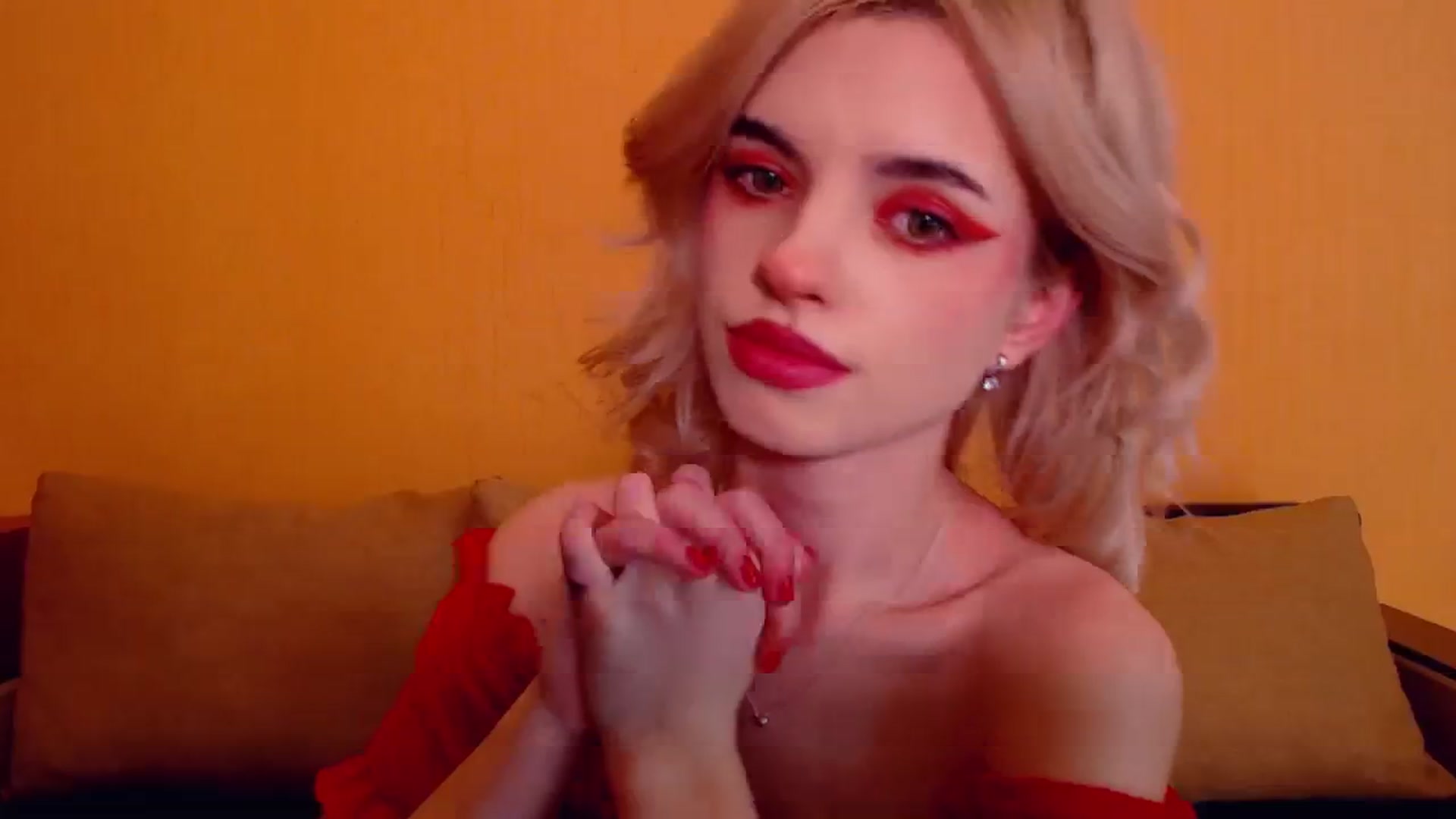 Gallery image thumbnail from Erineys's myfreecams stream on, 12/31/2023, 17:38 image 18 of 20