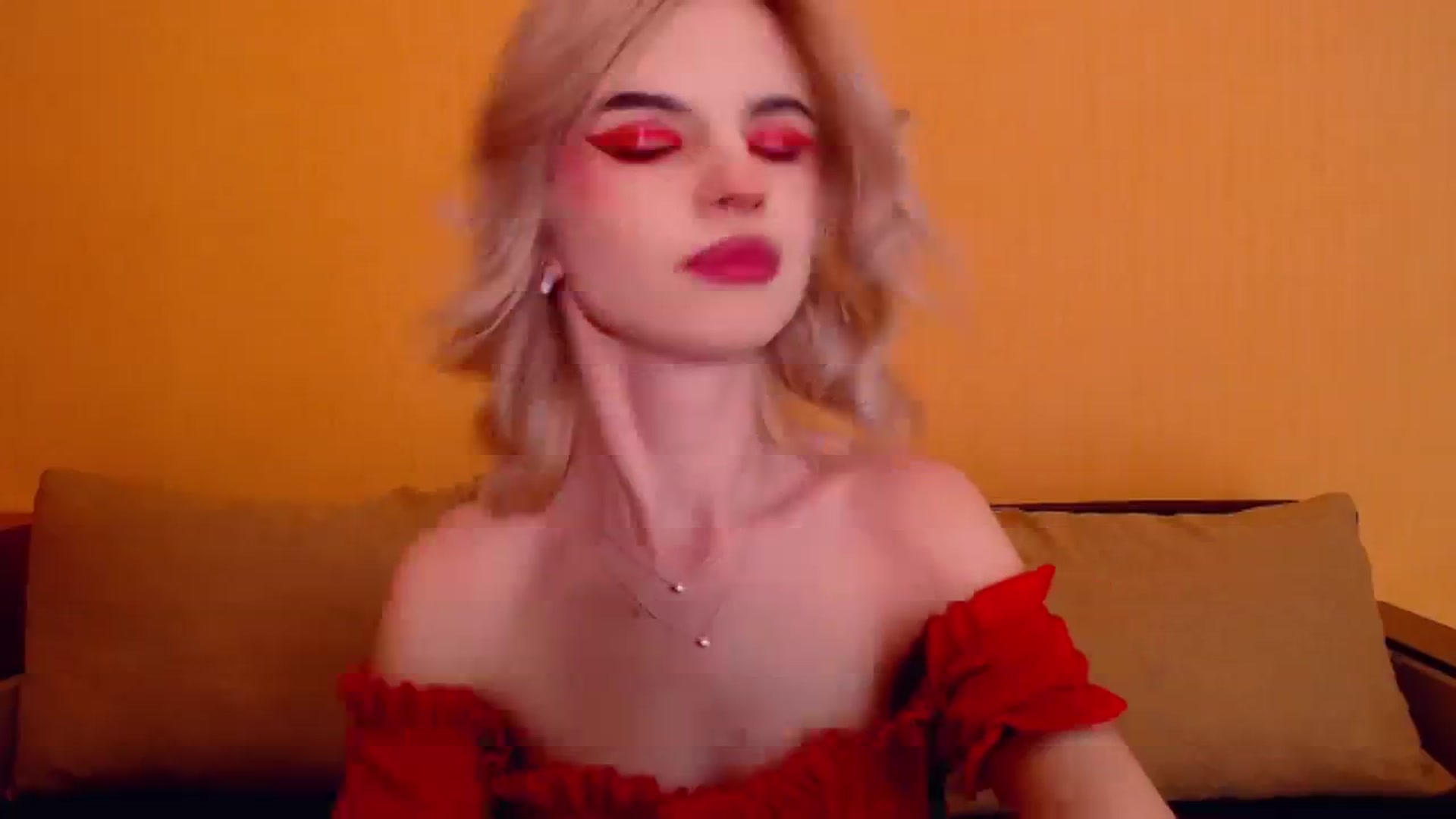 Gallery image thumbnail from Erineys's myfreecams stream on, 12/31/2023, 17:38 image 14 of 20