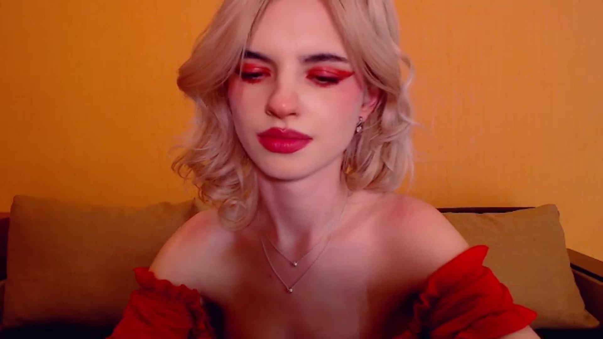 Gallery image thumbnail from Erineys's myfreecams stream on, 12/31/2023, 17:38 image 3 of 20