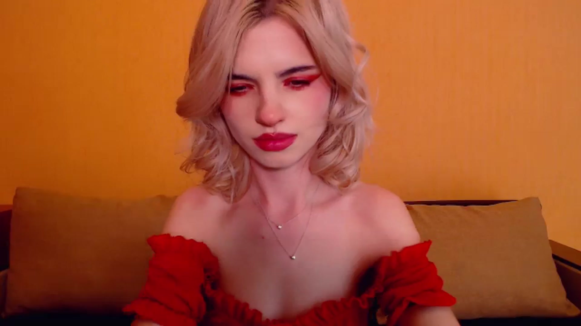 Gallery image thumbnail from Erineys's myfreecams stream on, 12/31/2023, 17:38 image 10 of 20