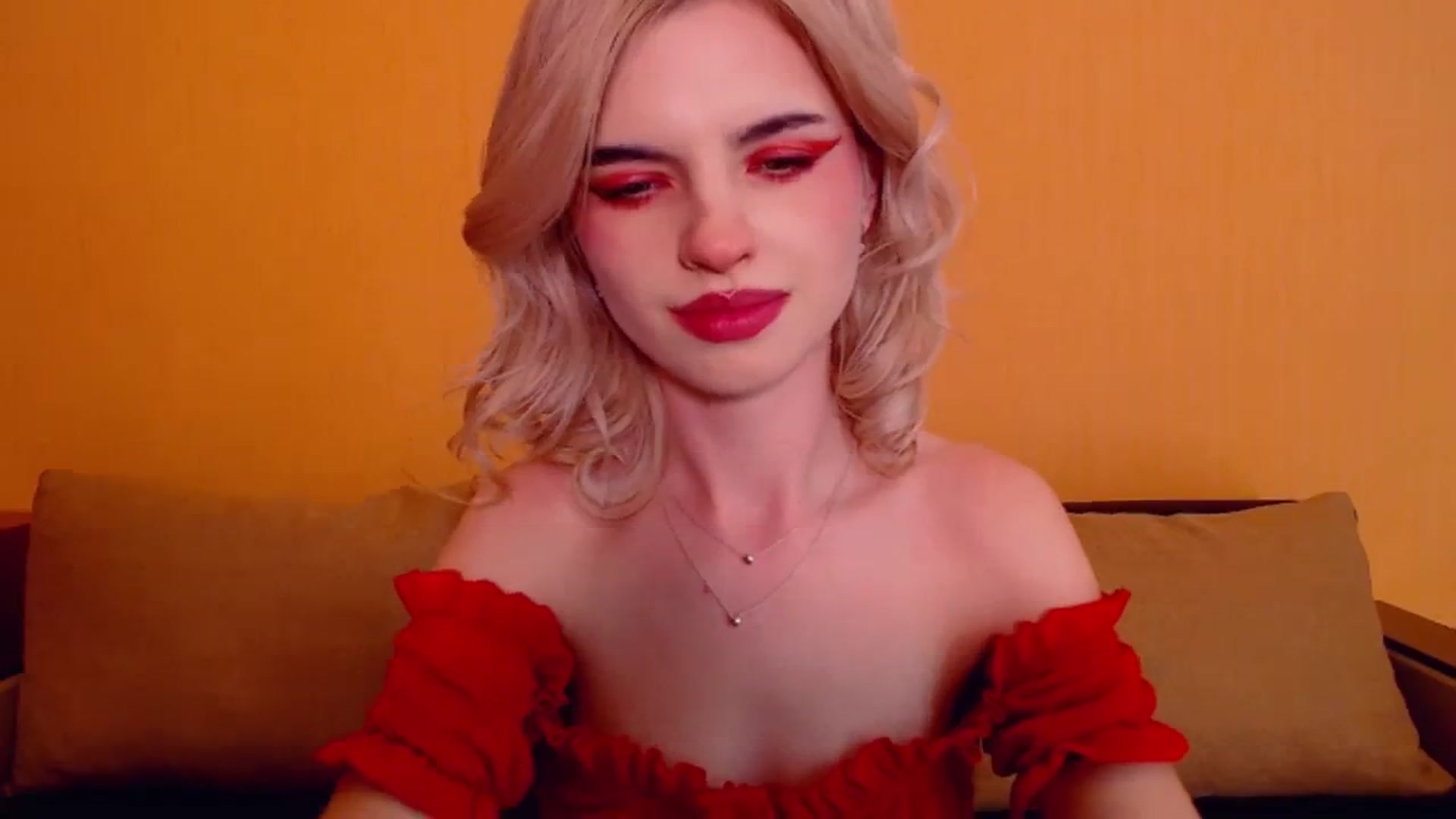 Gallery image thumbnail from Erineys's myfreecams stream on, 12/31/2023, 17:38 image 9 of 20