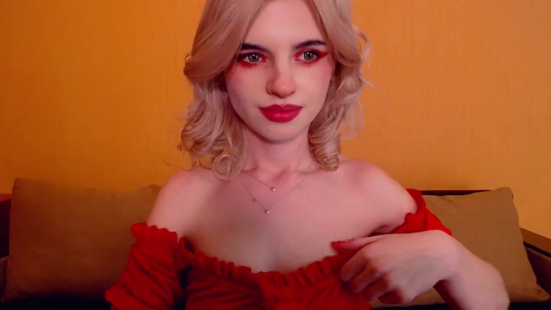 Gallery image thumbnail from Erineys's myfreecams stream on, 12/31/2023, 17:38 image 8 of 20