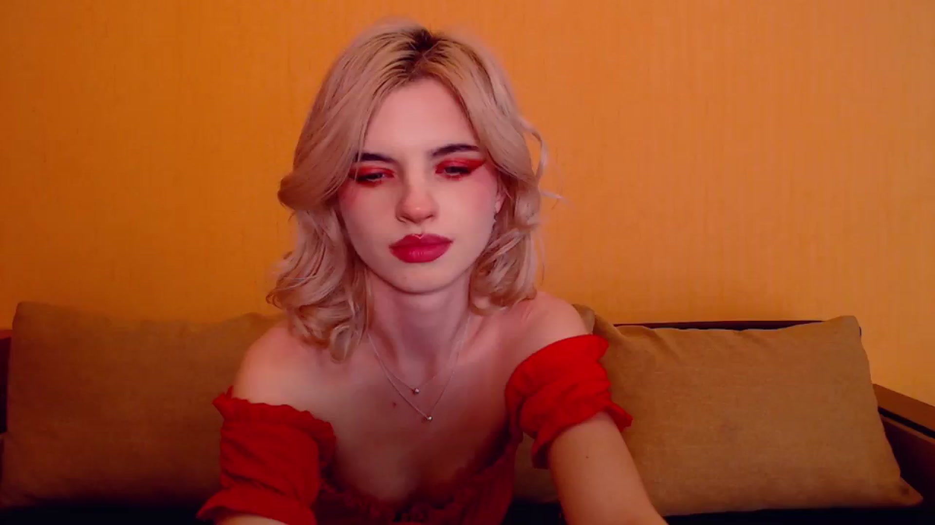 Gallery image thumbnail from Erineys's myfreecams stream on, 12/31/2023, 17:55 image 8 of 20