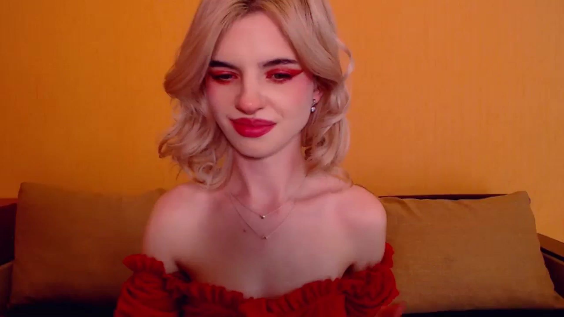 Gallery image thumbnail from Erineys's myfreecams stream on, 12/31/2023, 17:55 image 19 of 20