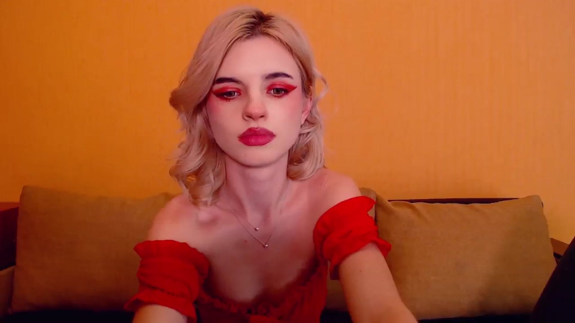 Gallery image thumbnail from Erineys's myfreecams stream on, 12/31/2023, 17:55 image 3 of 20
