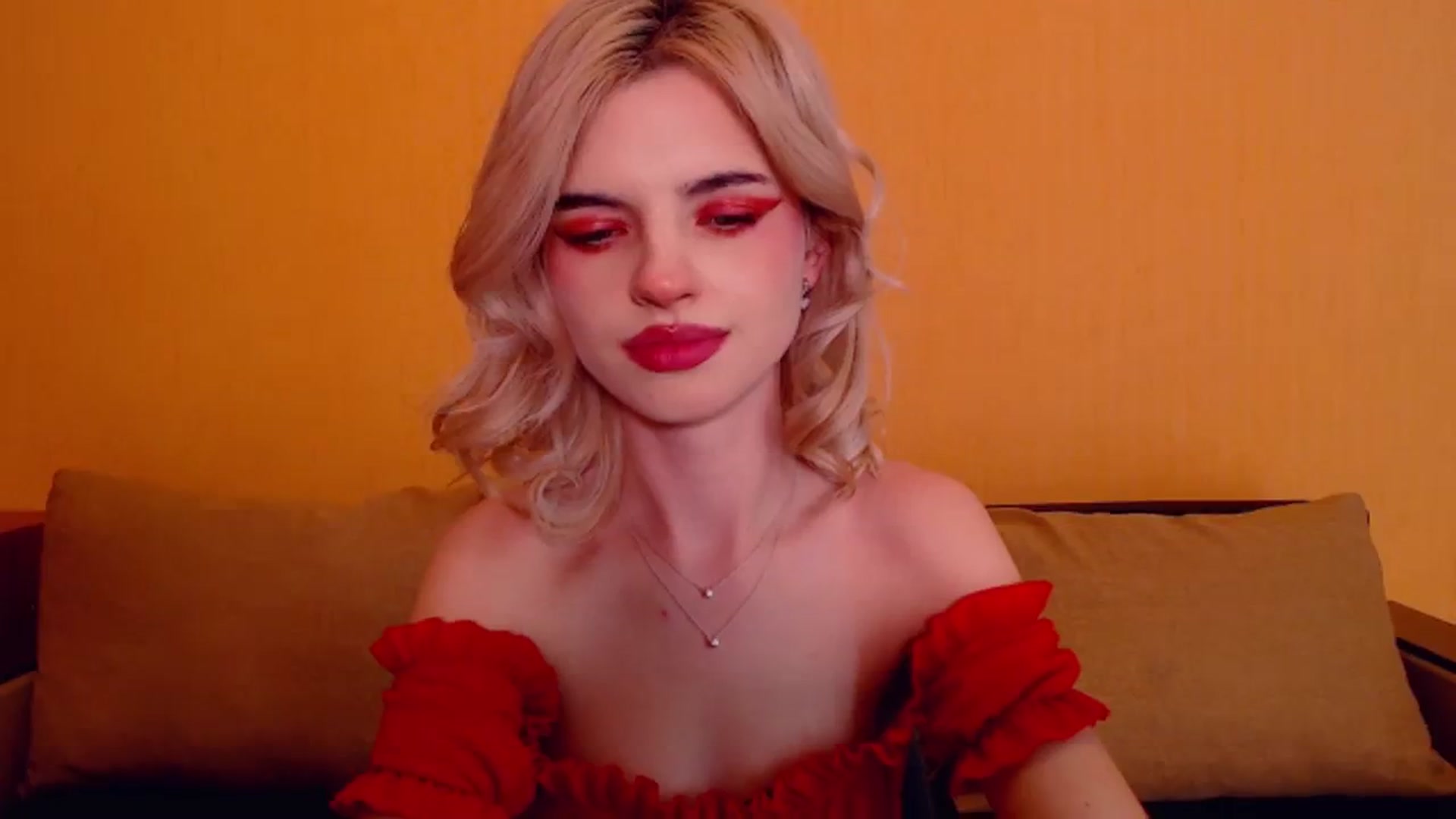 Gallery image thumbnail from Erineys's myfreecams stream on, 12/31/2023, 17:55 image 18 of 20
