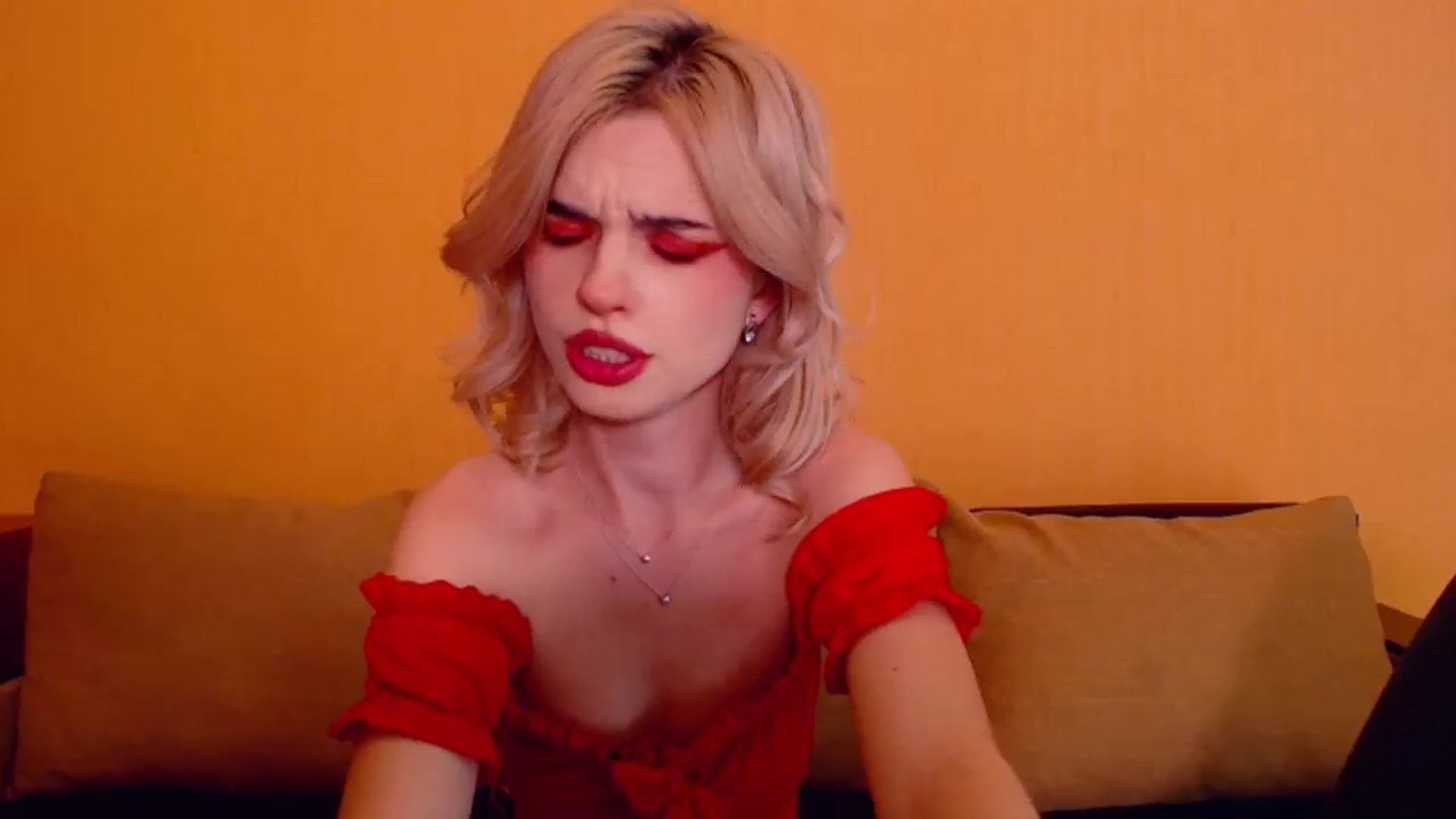 Gallery image thumbnail from Erineys's myfreecams stream on, 12/31/2023, 17:55 image 5 of 20