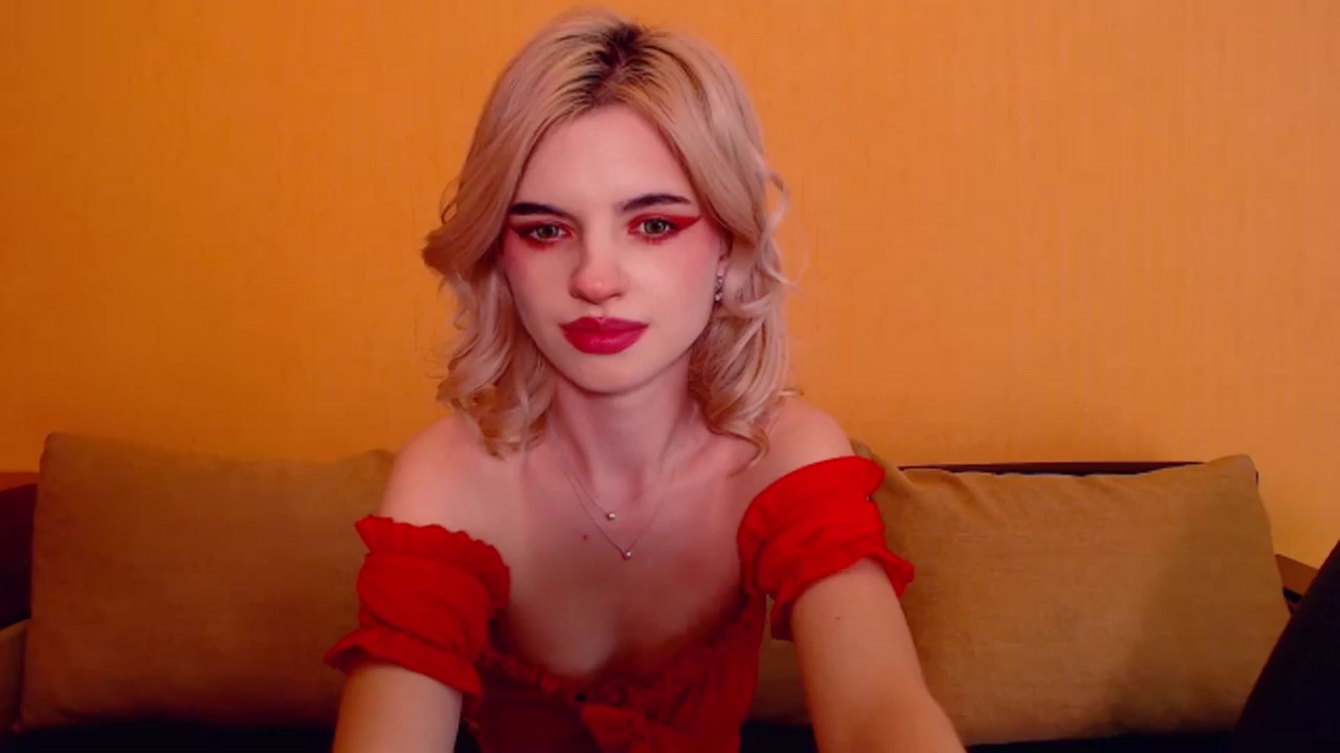 Gallery image thumbnail from Erineys's myfreecams stream on, 12/31/2023, 17:55 image 4 of 20