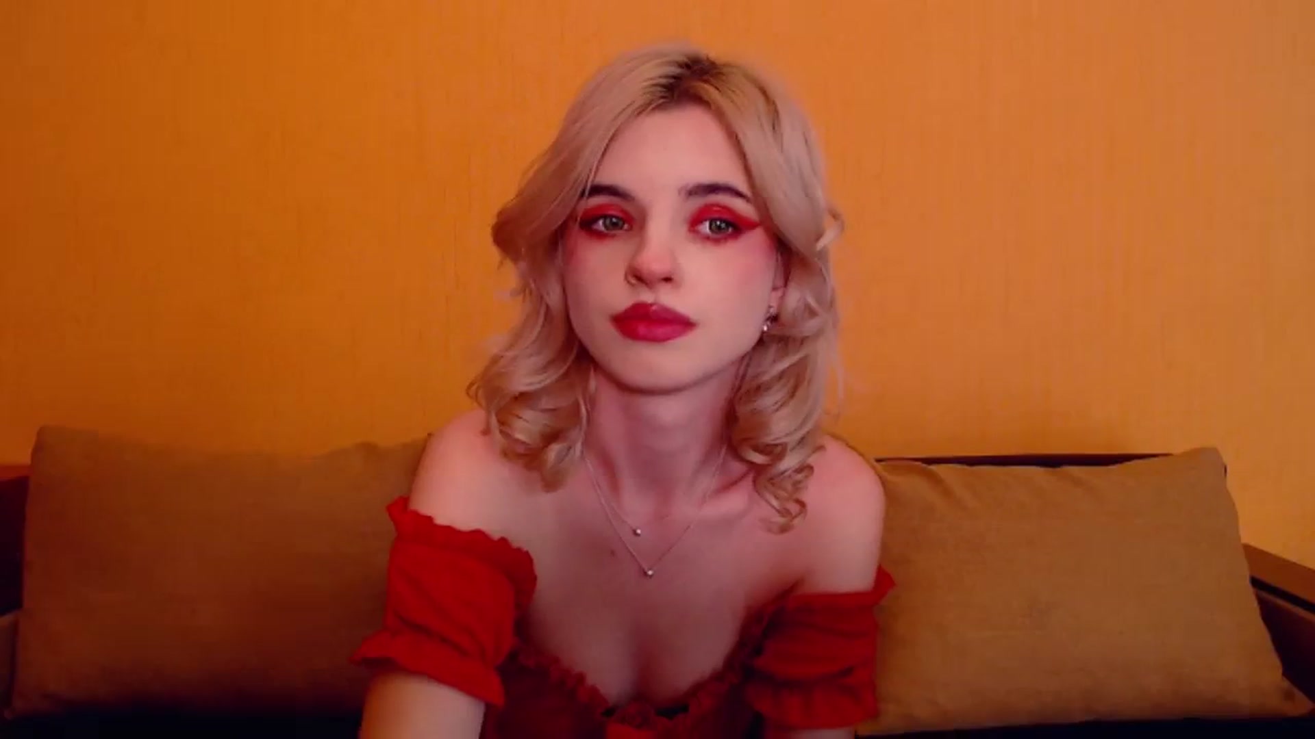Gallery image thumbnail from Erineys's myfreecams stream on, 12/31/2023, 17:55 image 6 of 20