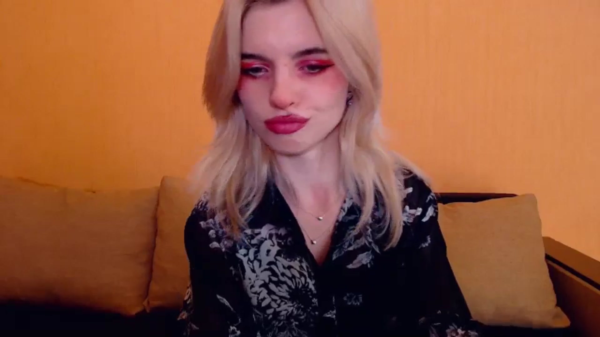 Gallery image thumbnail from Erineys's myfreecams stream on, 01/06/2024, 17:15 image 13 of 20
