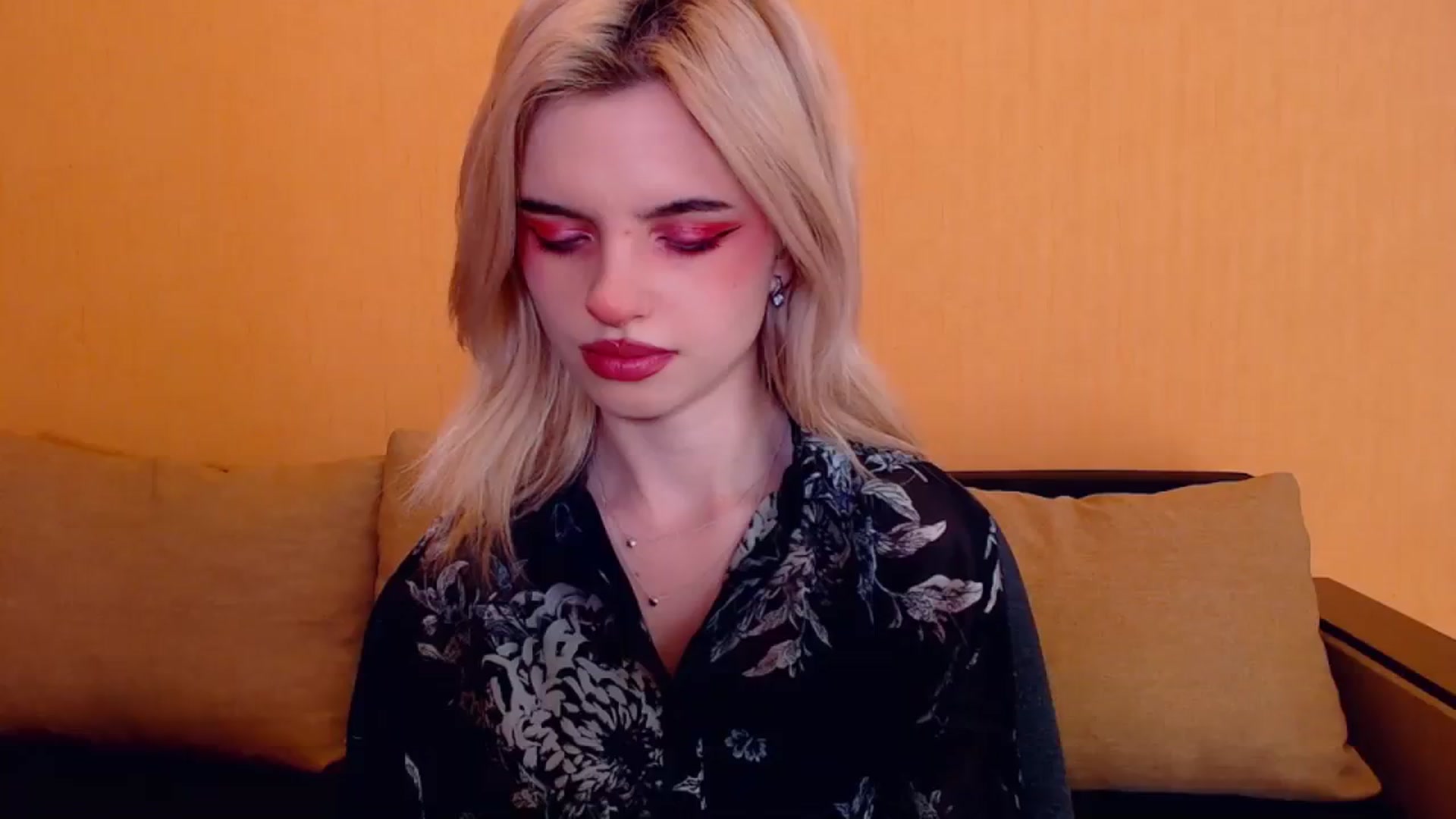 Gallery image thumbnail from Erineys's myfreecams stream on, 01/06/2024, 17:15 image 9 of 20