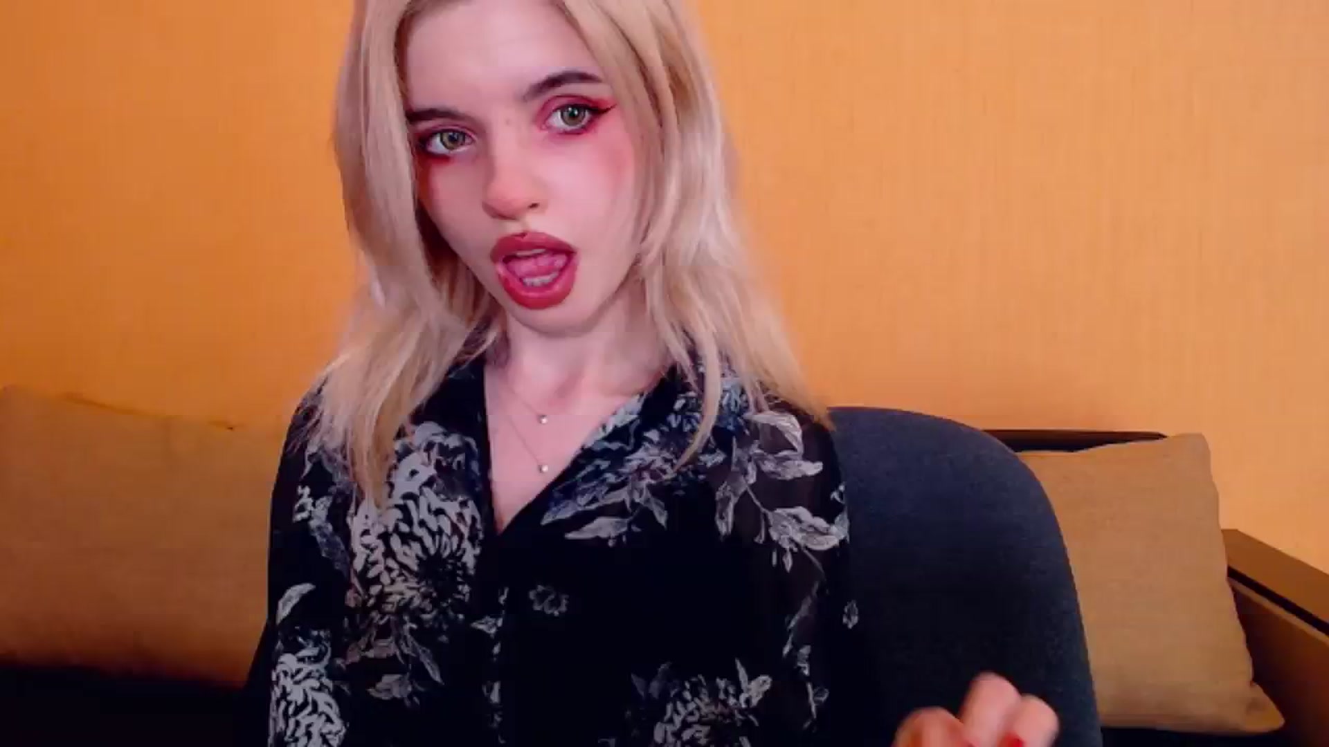 Gallery image thumbnail from Erineys's myfreecams stream on, 01/06/2024, 17:15 image 20 of 20
